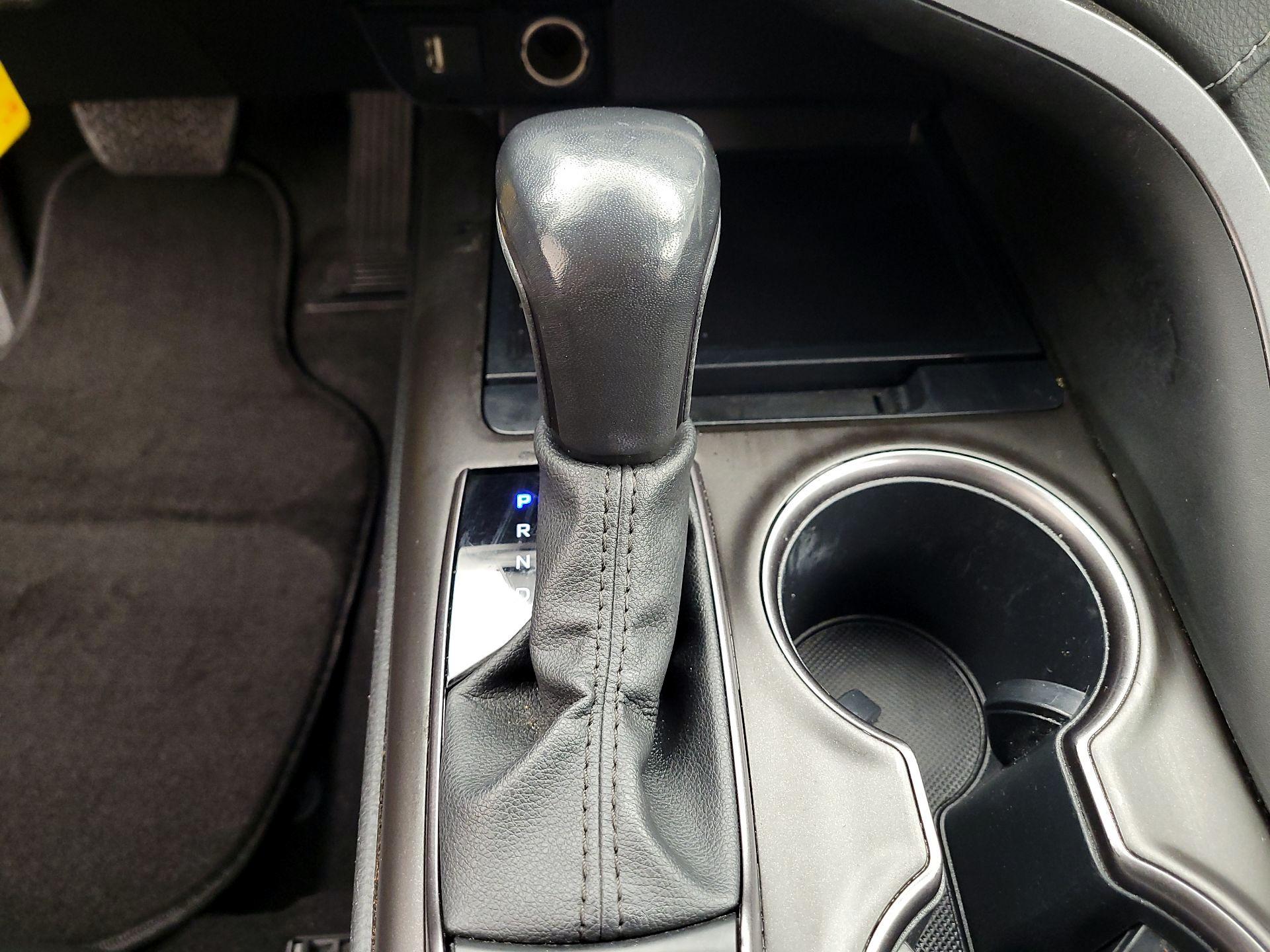 Thumbnail: 2023 Toyota Camry - 15