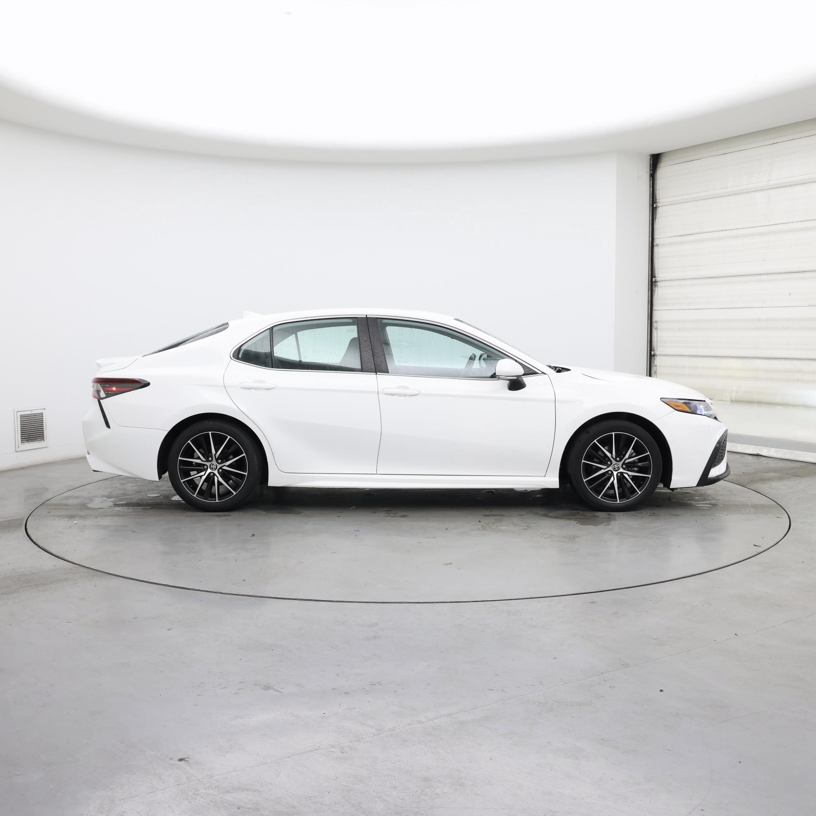 Thumbnail: 2023 Toyota Camry - 7