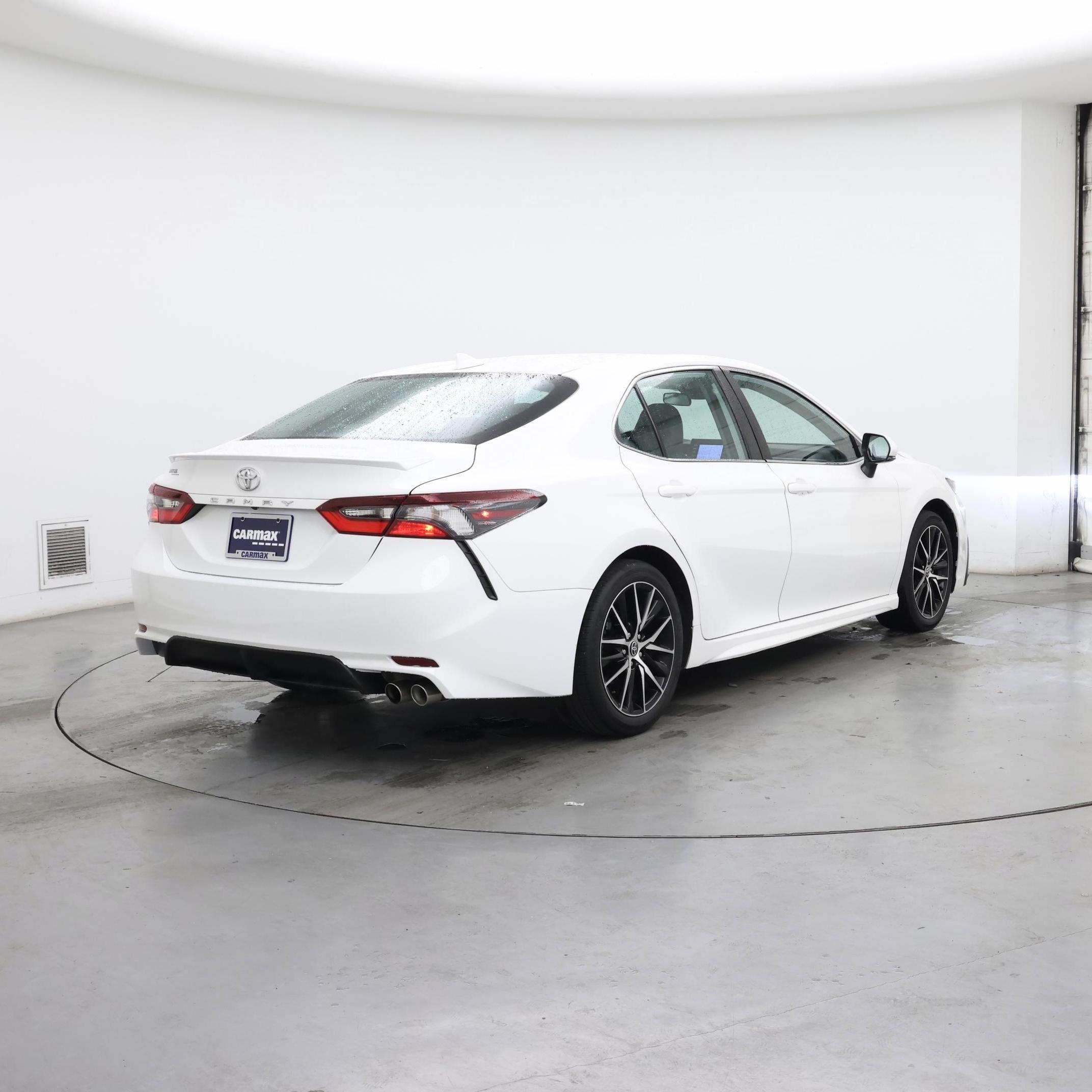 Thumbnail: 2023 Toyota Camry - 8