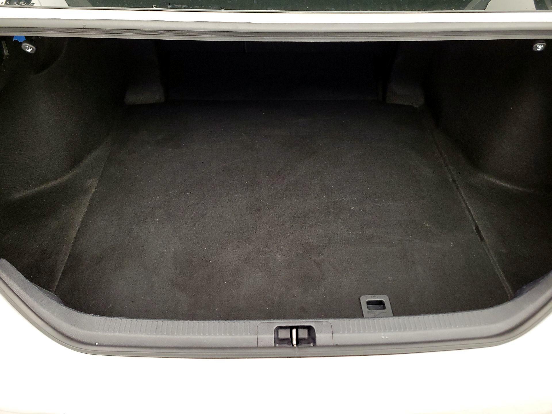 Thumbnail: 2023 Toyota Camry - 17