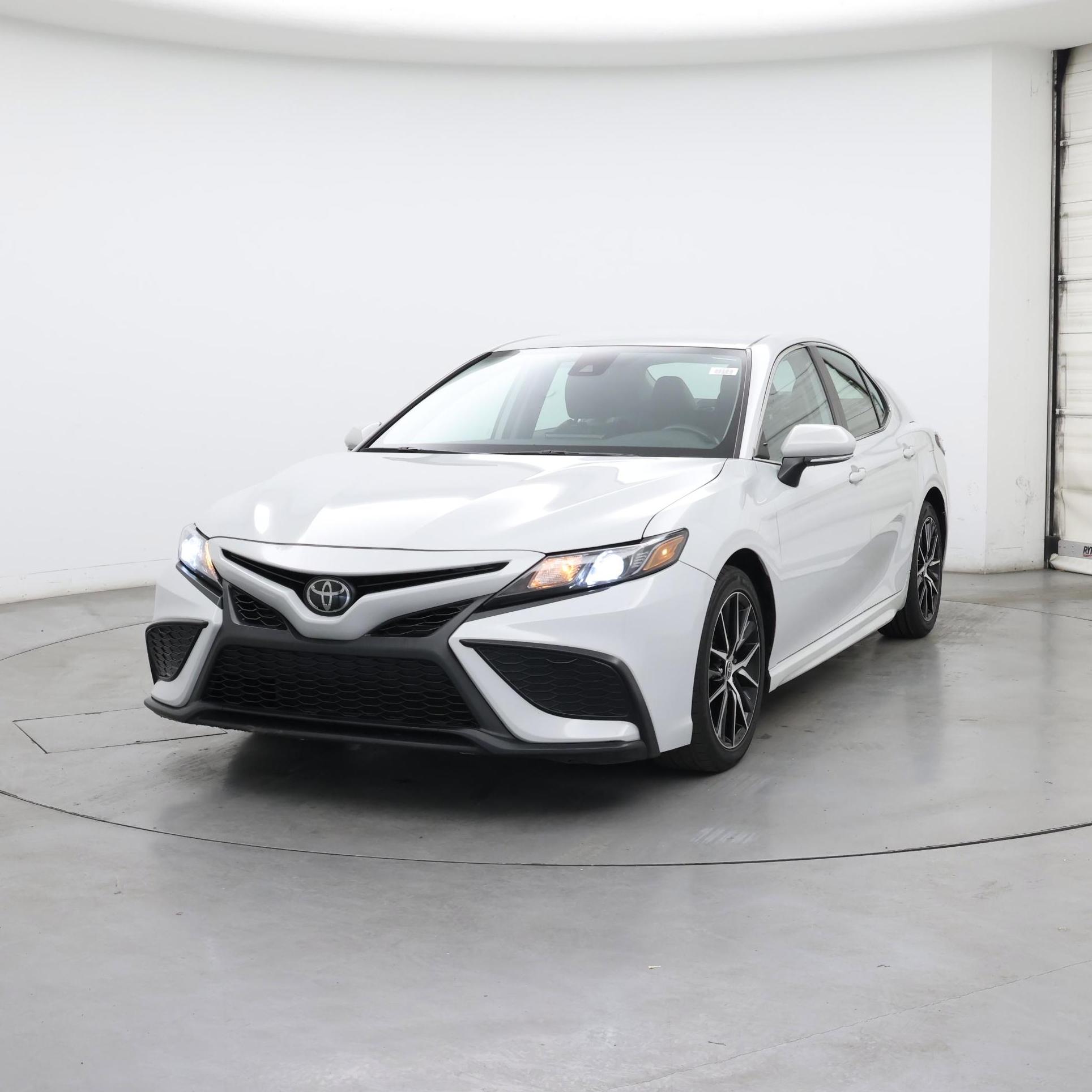 Thumbnail: 2023 Toyota Camry - 4