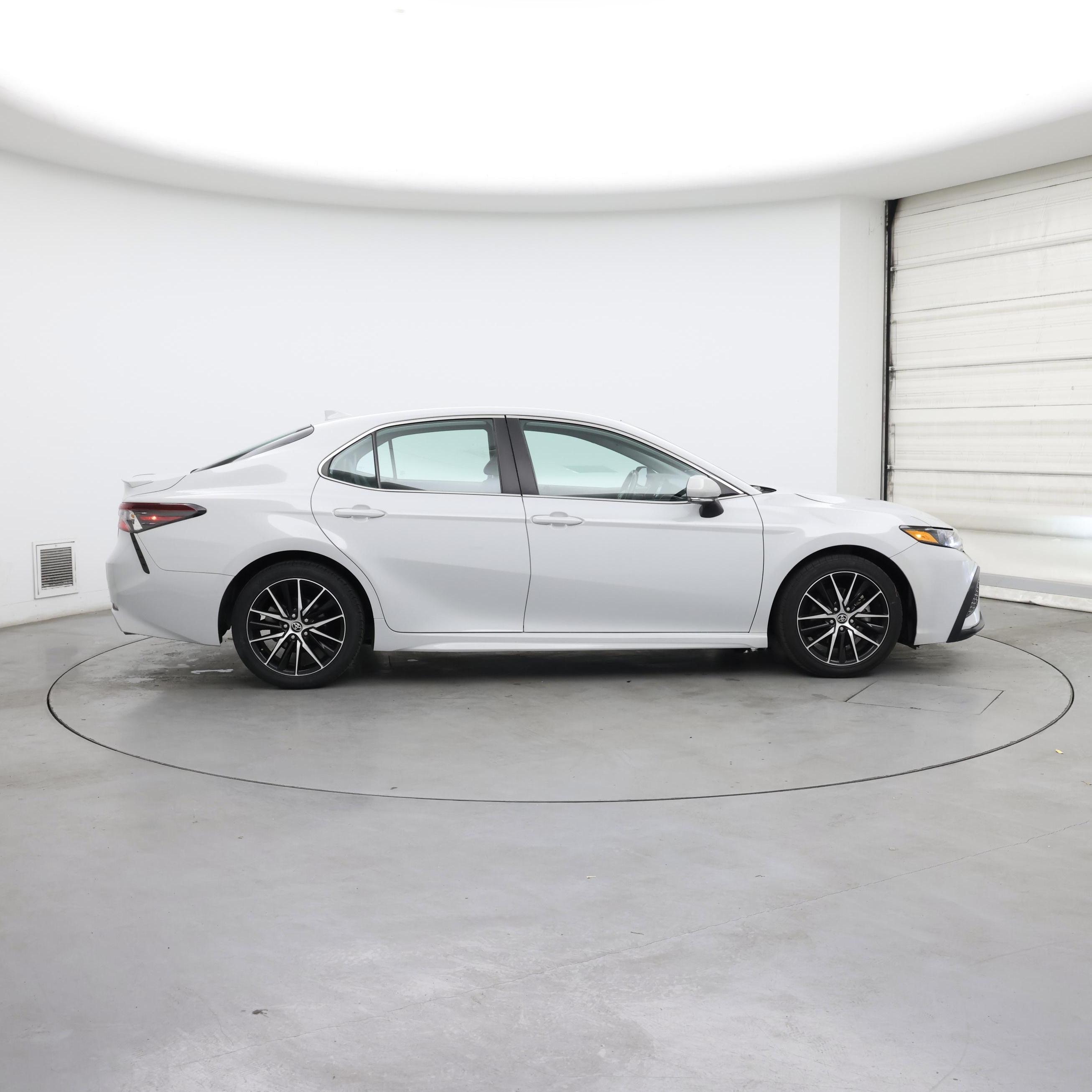 Thumbnail: 2023 Toyota Camry - 7