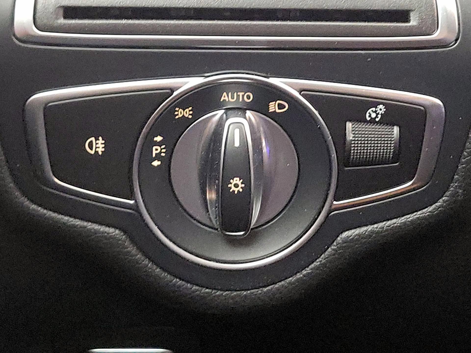 Thumbnail: 2020 Mercedes-Benz C-Class - 13