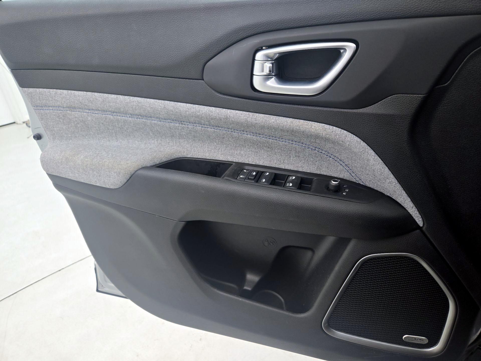 Thumbnail: 2022 Jeep Compass - 12