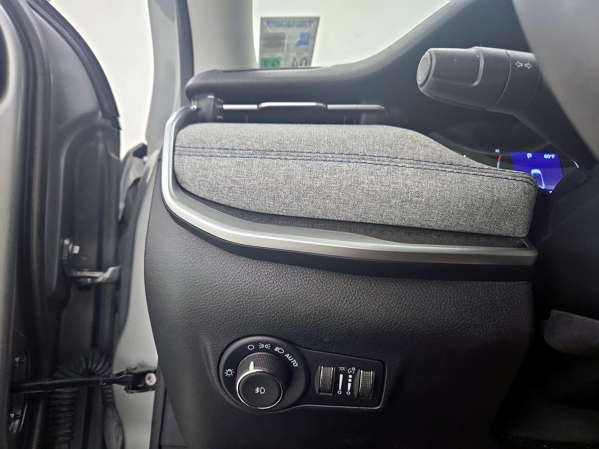 Thumbnail: 2022 Jeep Compass - 13