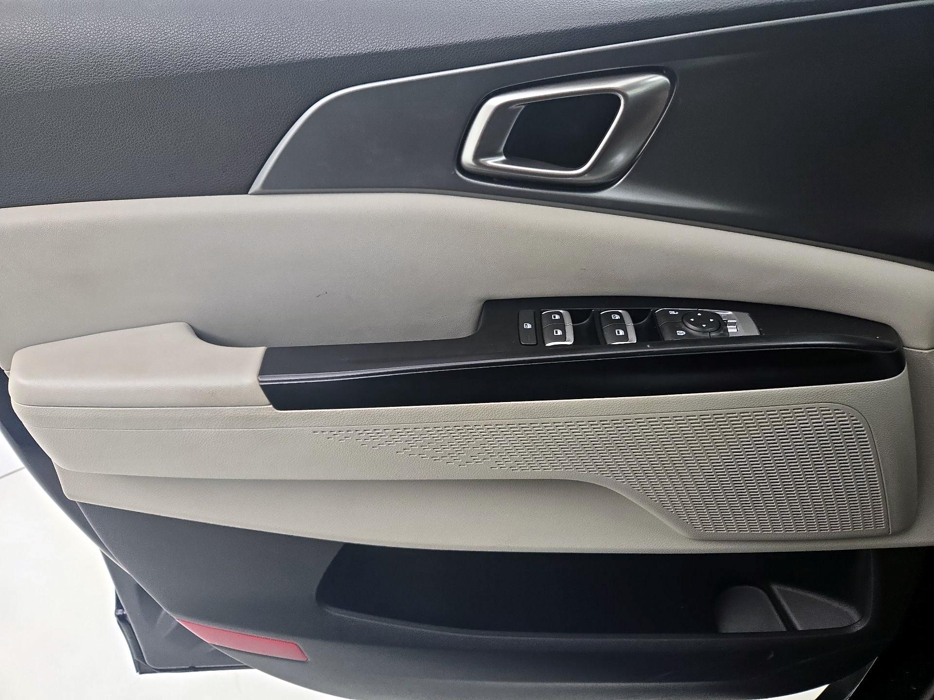 Thumbnail: 2024 Kia Carnival - 12