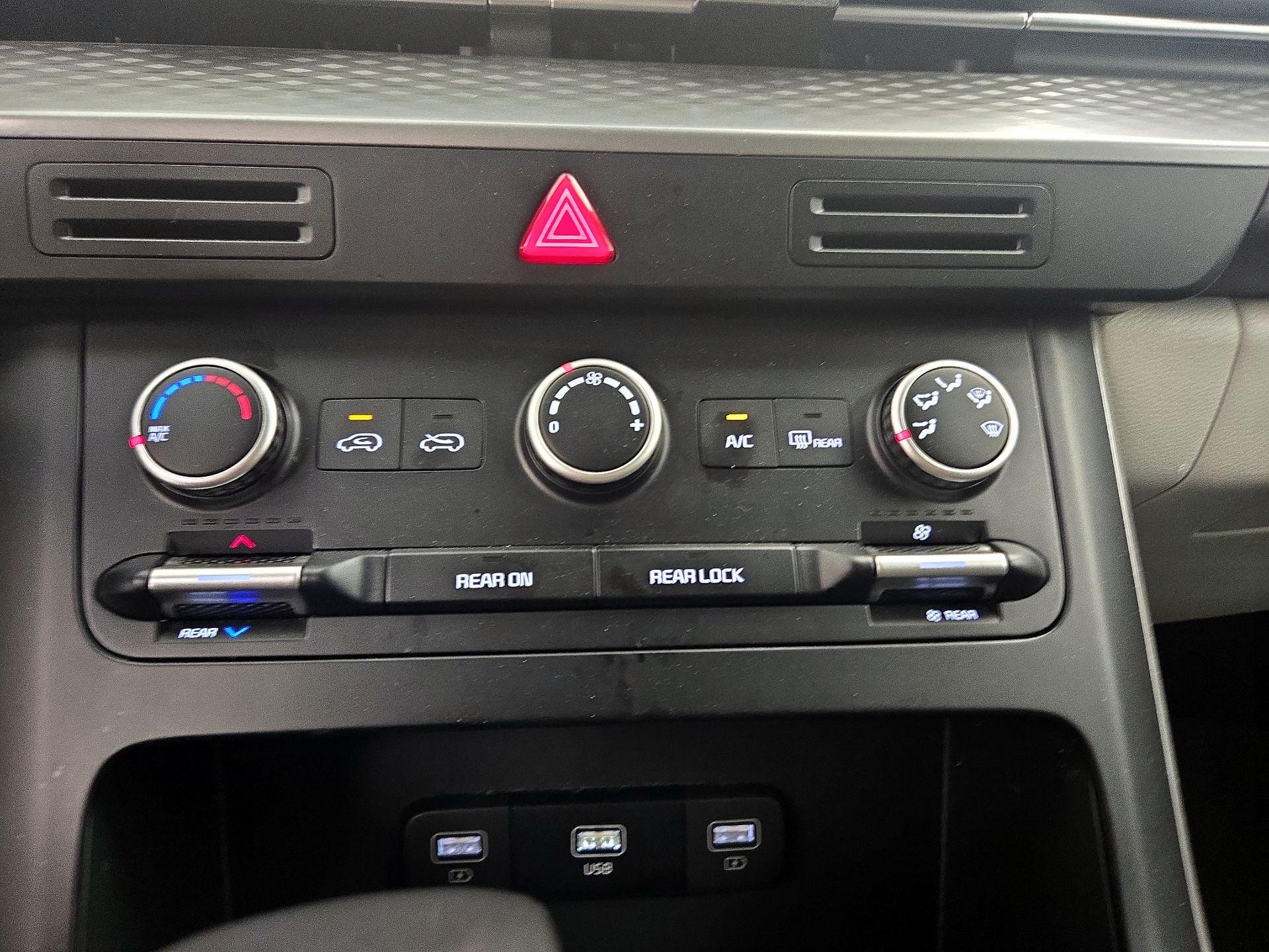 Thumbnail: 2024 Kia Carnival - 16