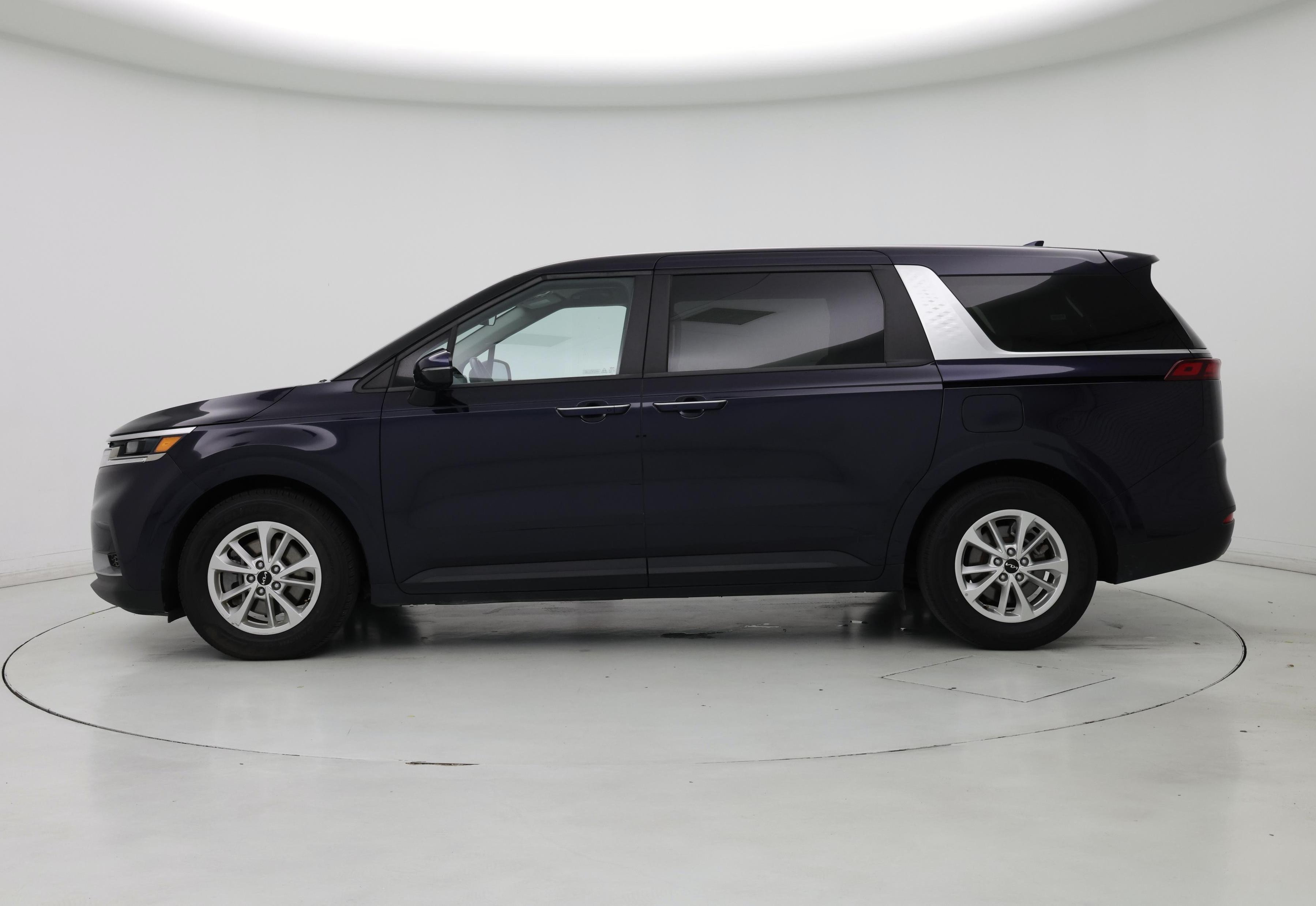 Thumbnail: 2024 Kia Carnival - 3