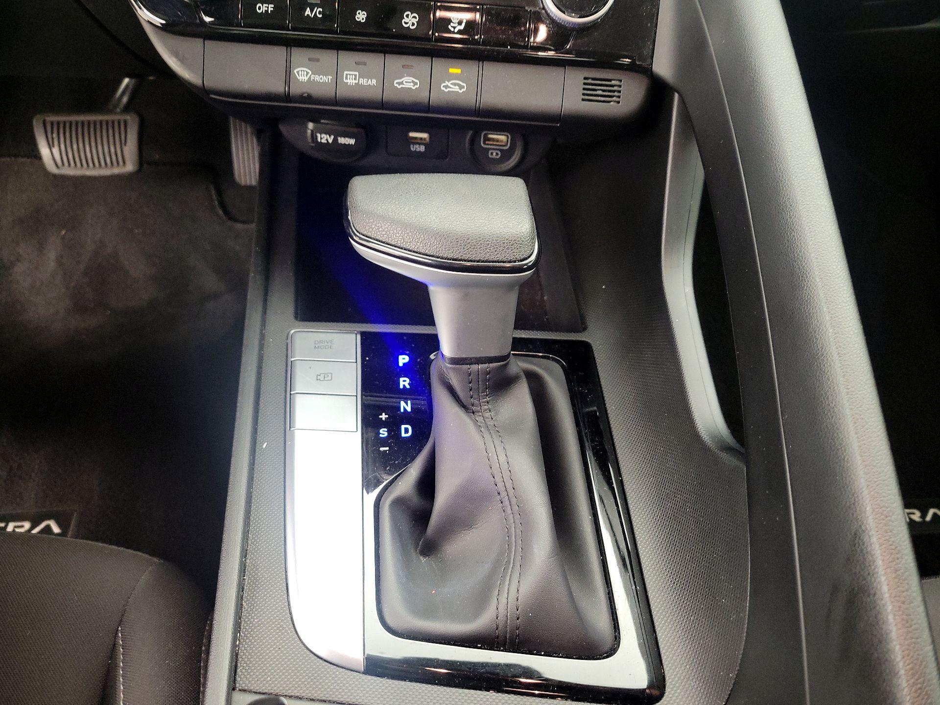 Thumbnail: 2023 Hyundai Elantra - 17