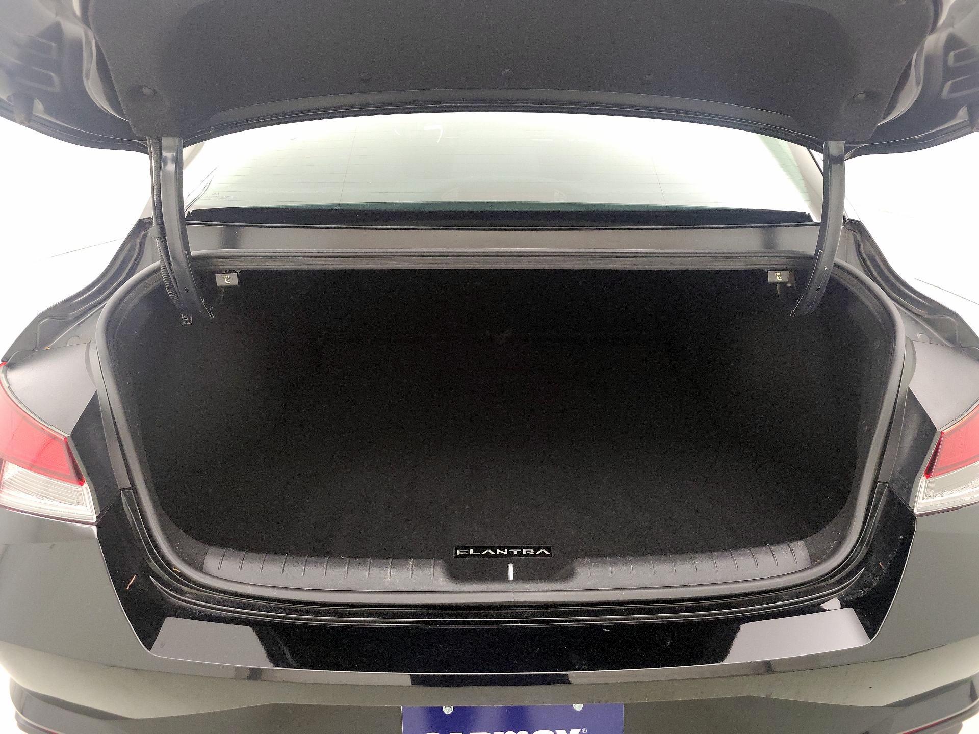 Thumbnail: 2023 Hyundai Elantra - 20