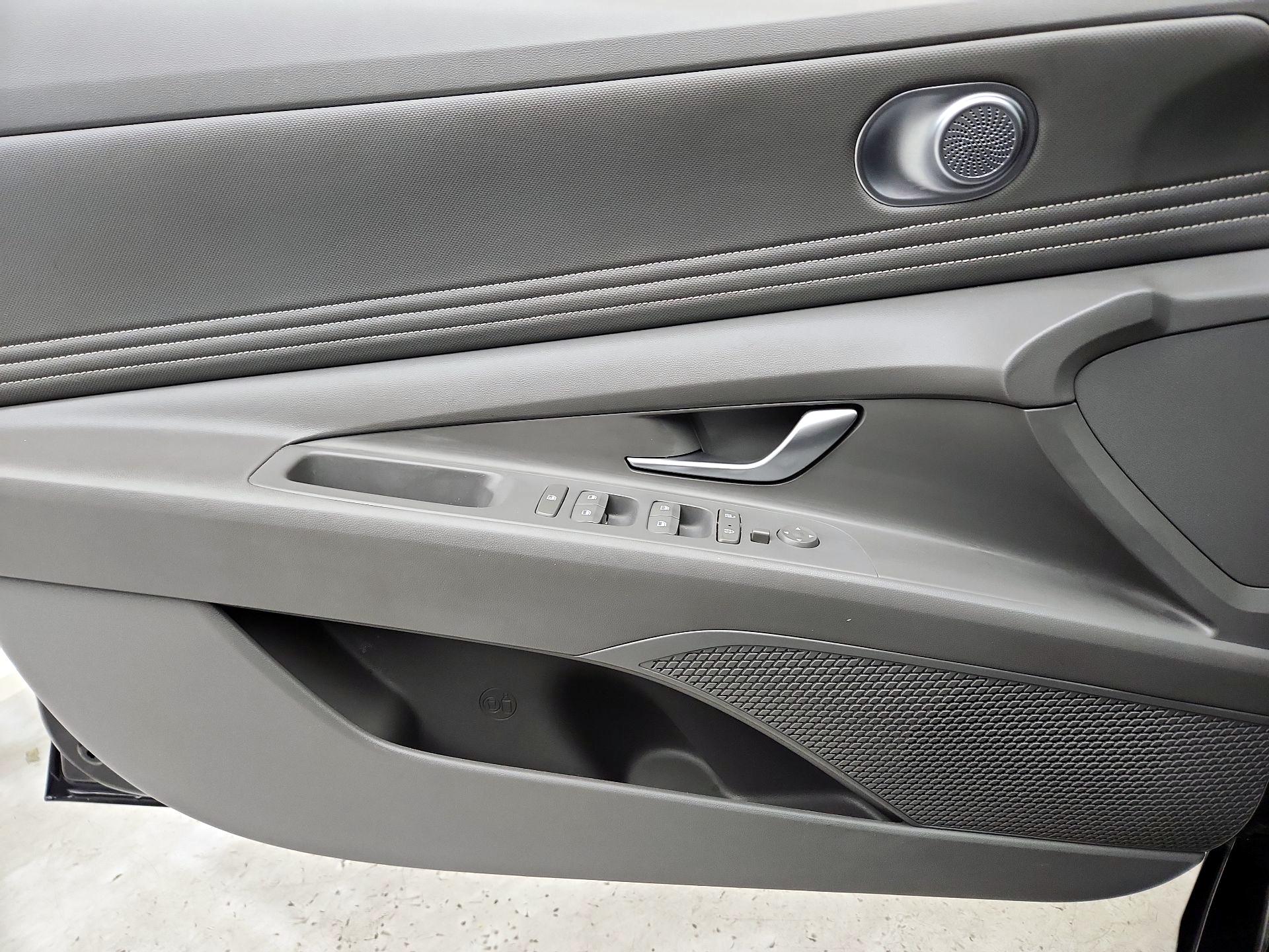 Thumbnail: 2023 Hyundai Elantra - 12