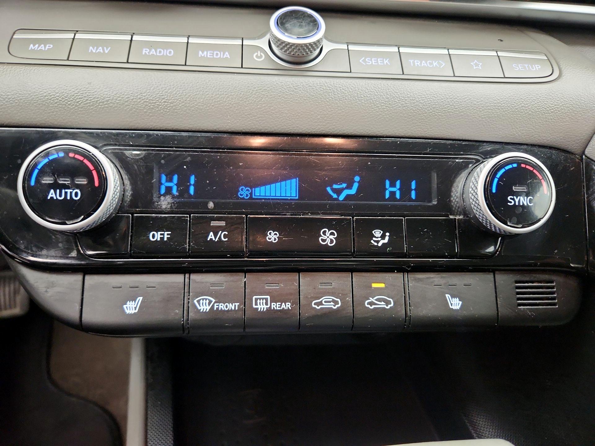 Thumbnail: 2023 Hyundai Elantra - 17