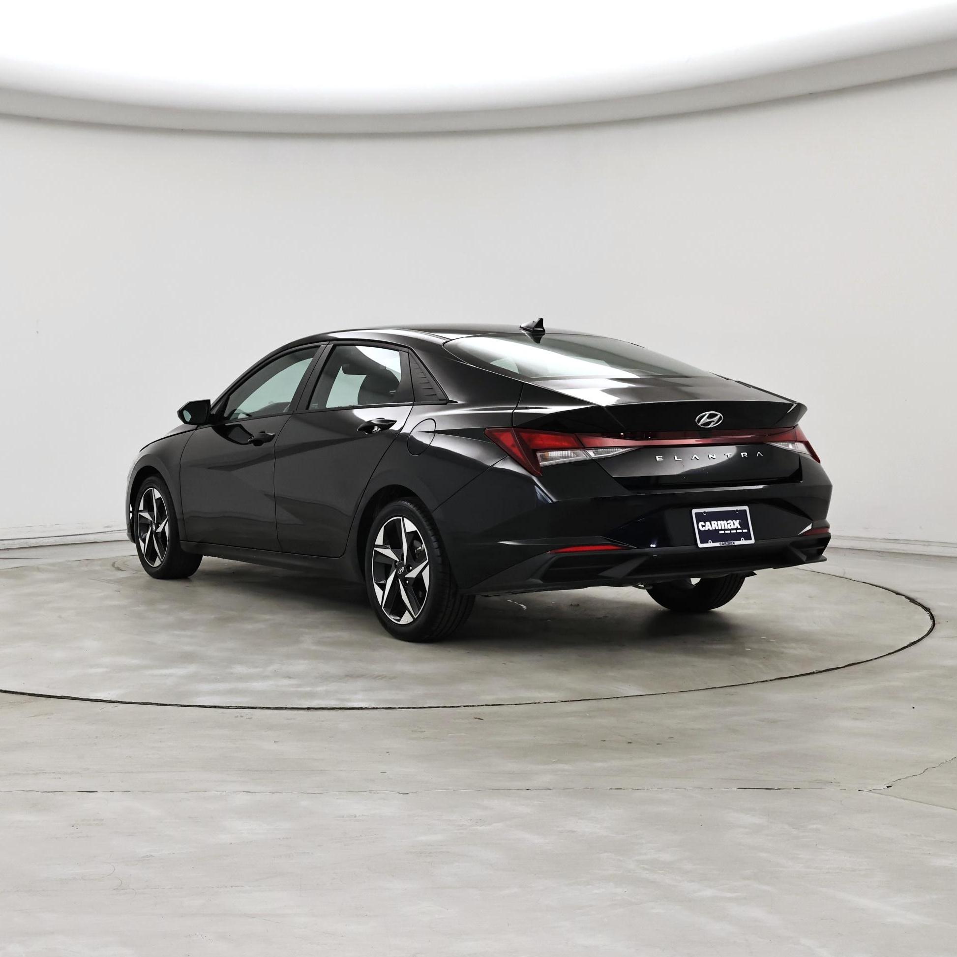 Thumbnail: 2023 Hyundai Elantra - 2