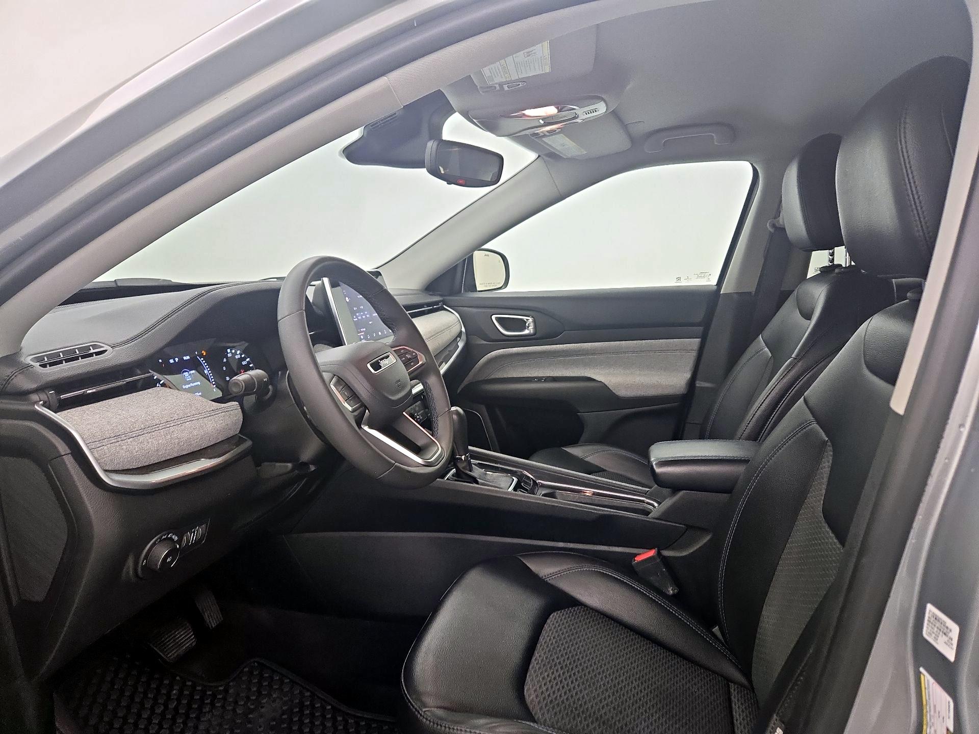 Thumbnail: 2022 Jeep Compass - 11