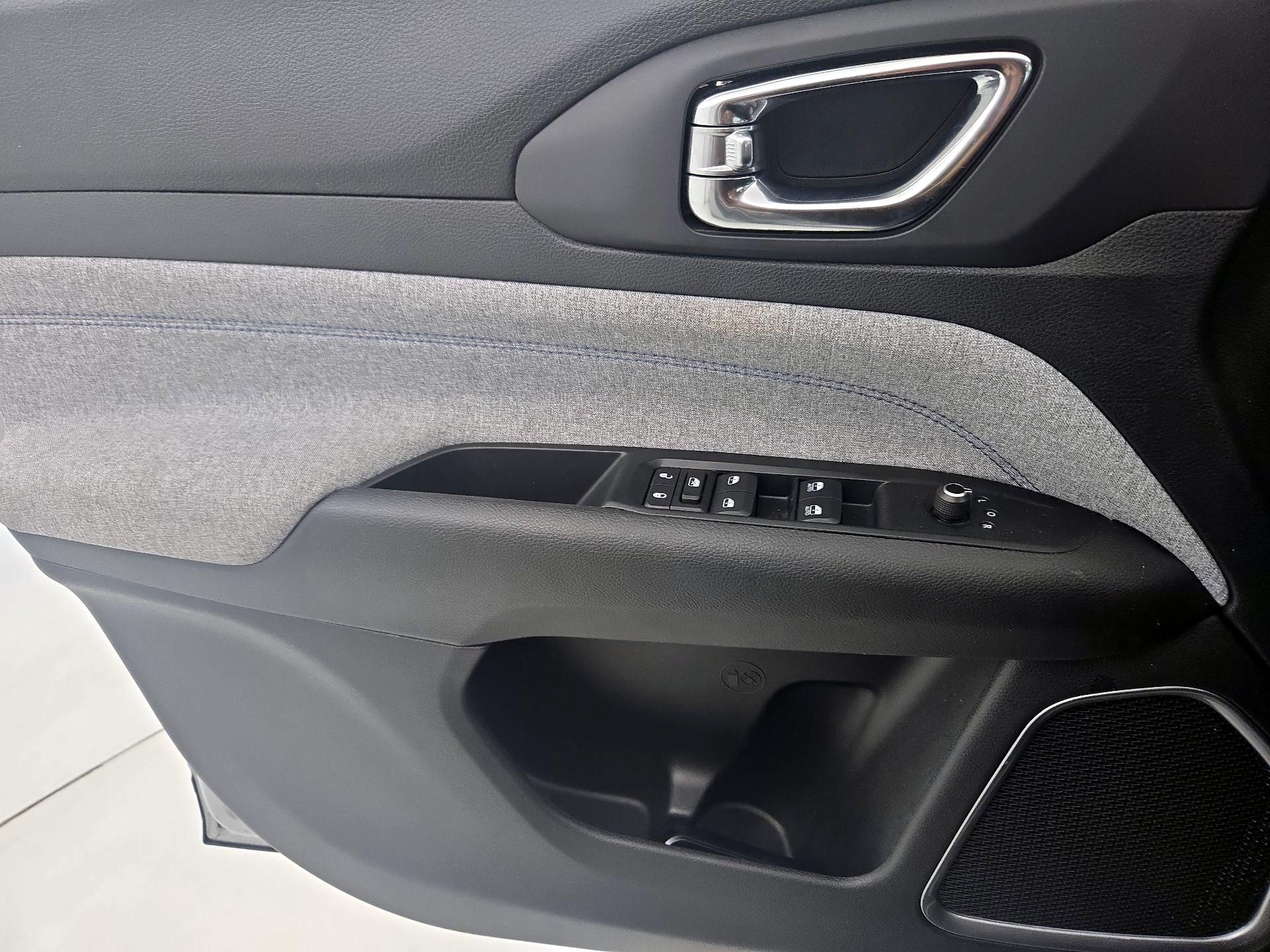 Thumbnail: 2022 Jeep Compass - 12