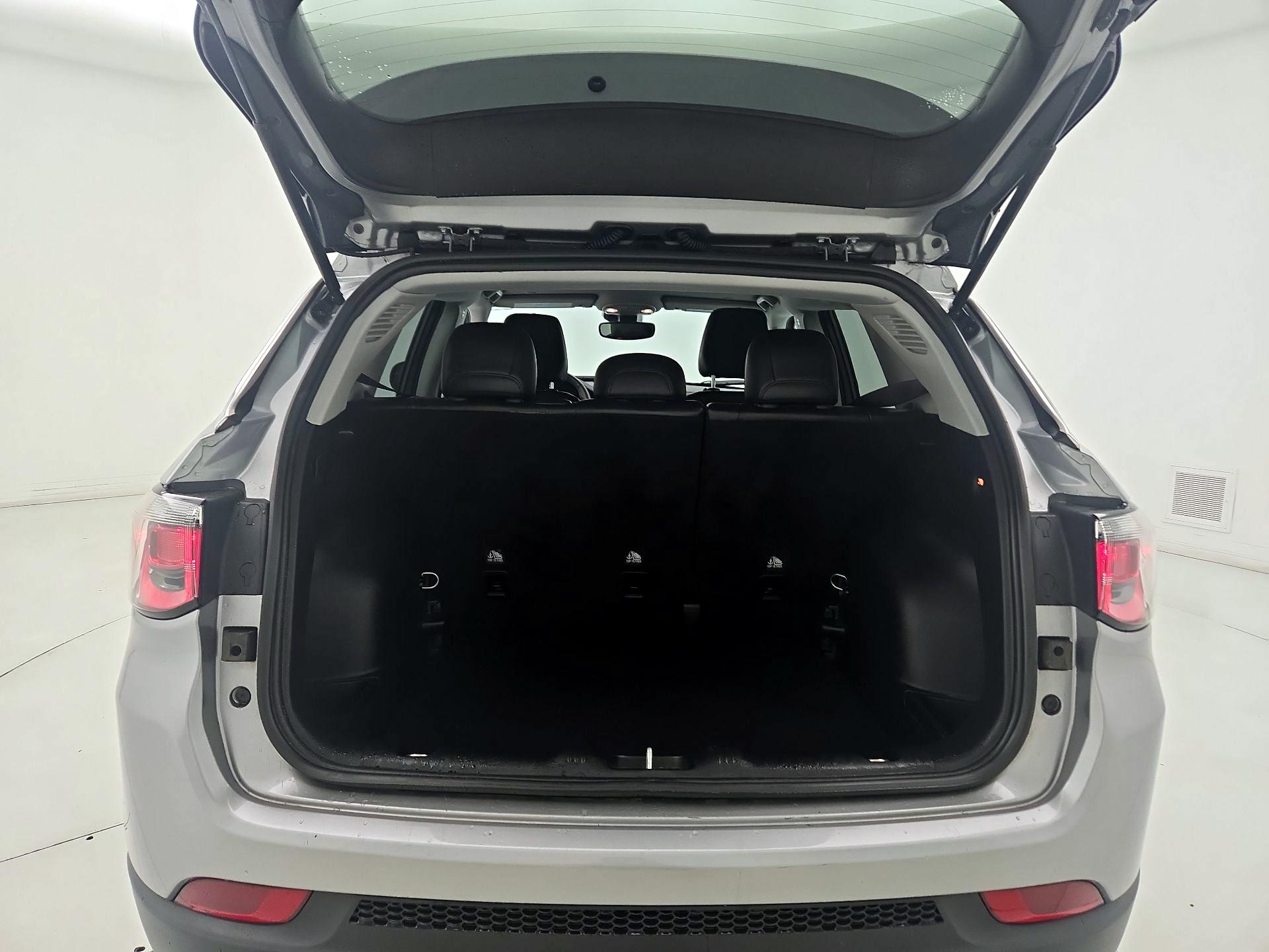 Thumbnail: 2022 Jeep Compass - 20