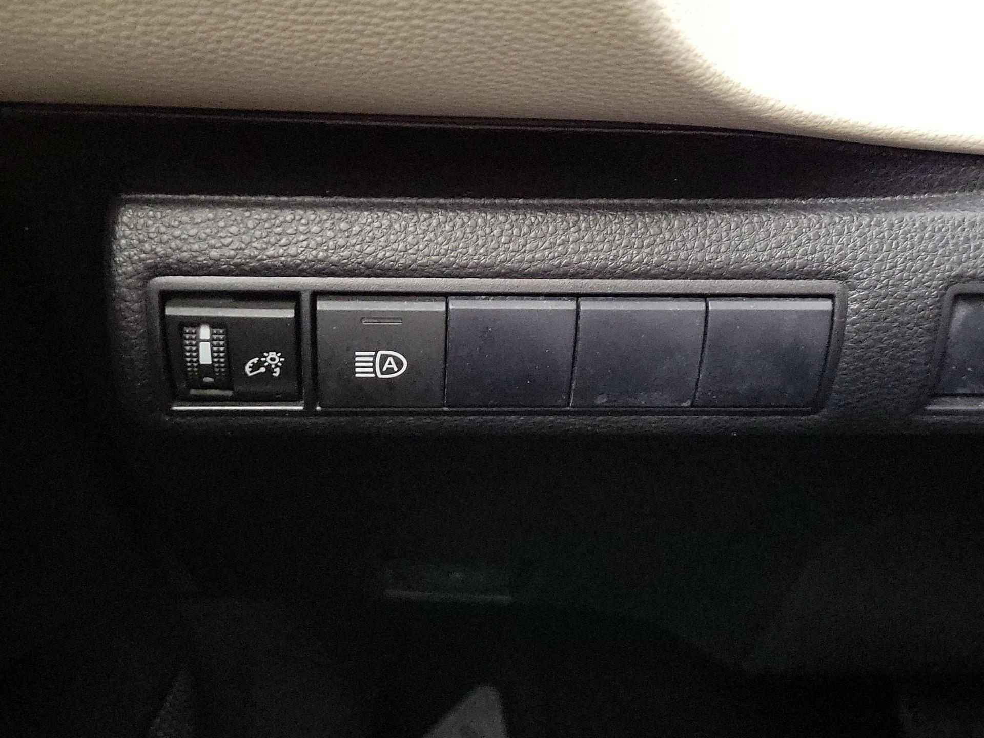 Thumbnail: 2021 Toyota Corolla - 13