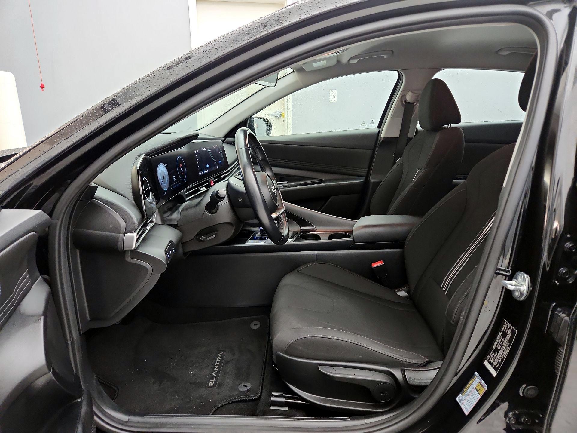 Thumbnail: 2023 Hyundai Elantra - 11