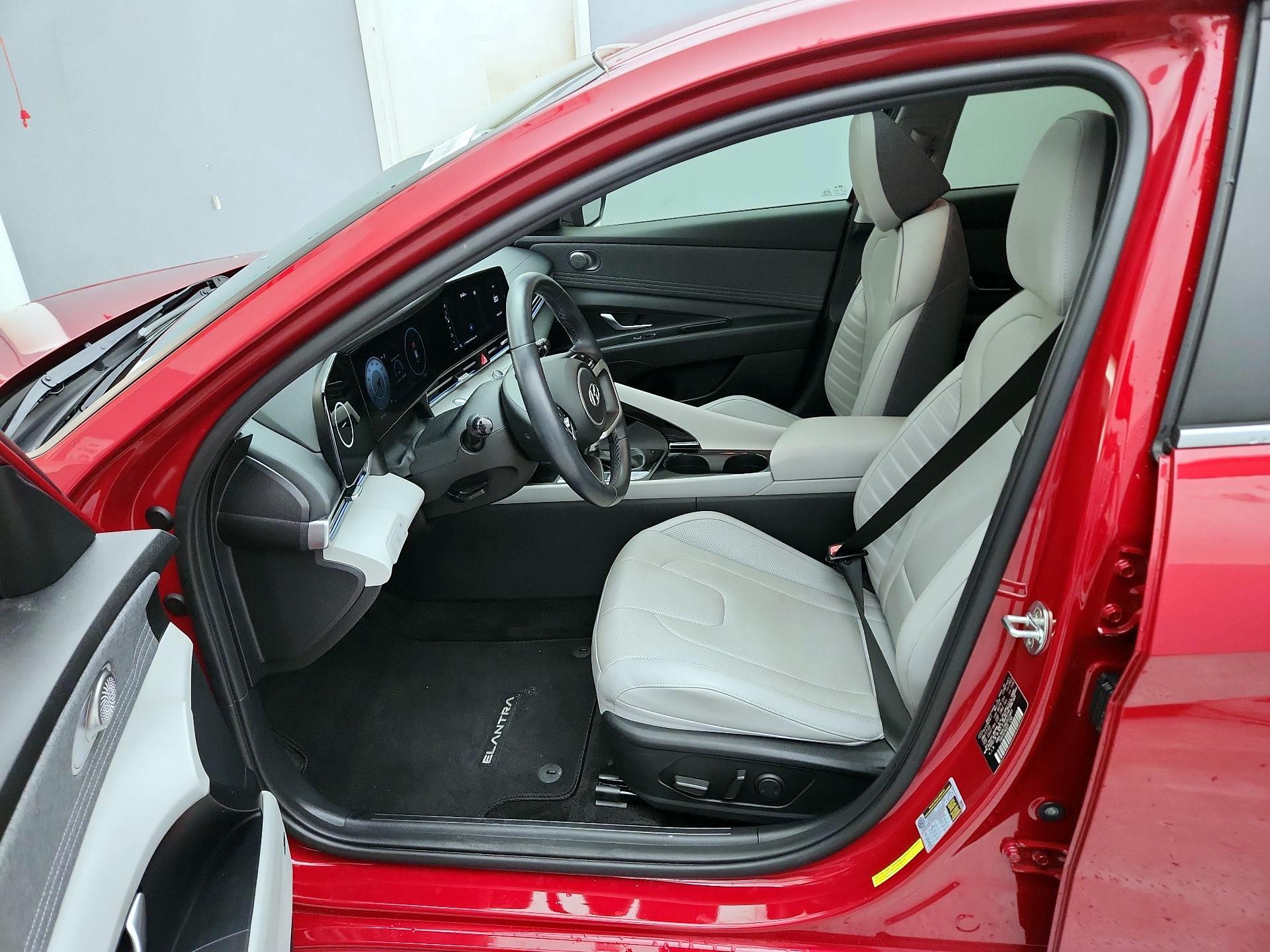 Thumbnail: 2022 Hyundai Elantra - 11