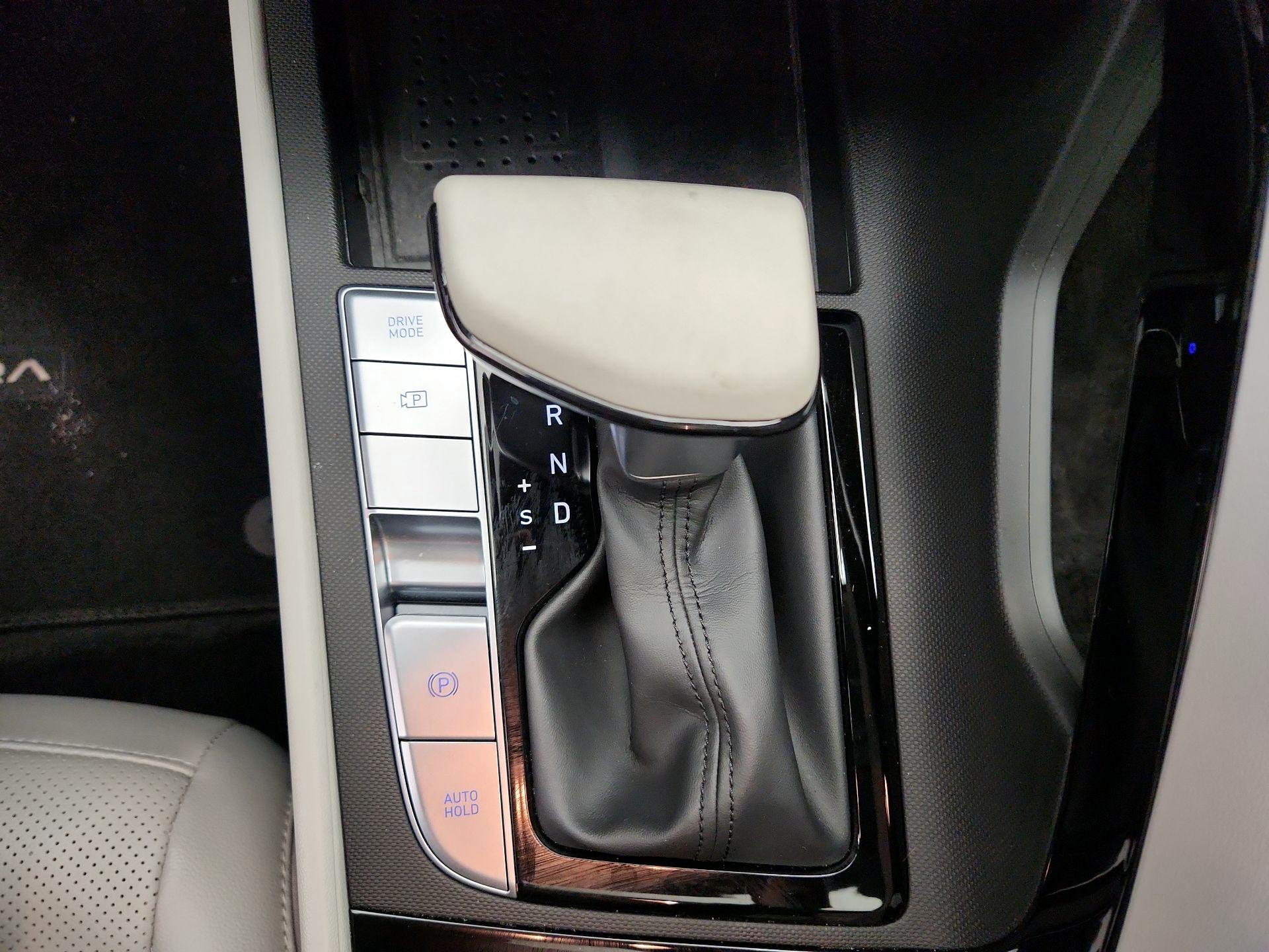 Thumbnail: 2022 Hyundai Elantra - 18