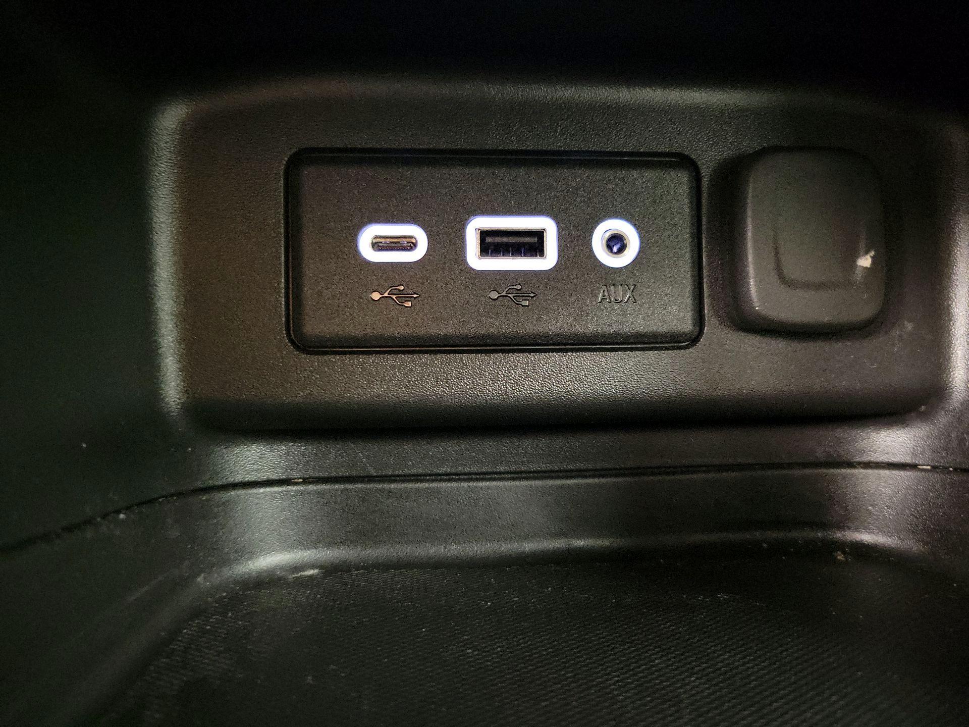 Thumbnail: 2023 Chevrolet Equinox - 18