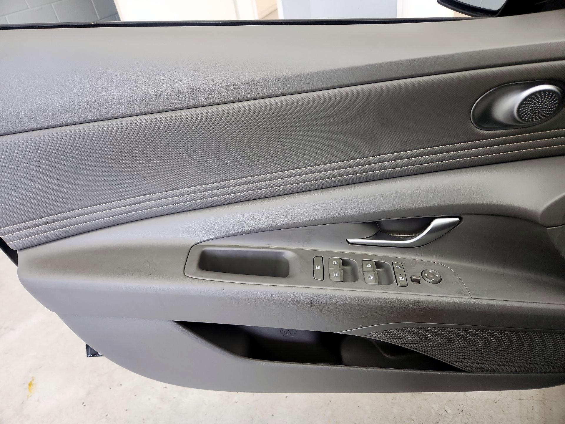 Thumbnail: 2023 Hyundai Elantra - 12