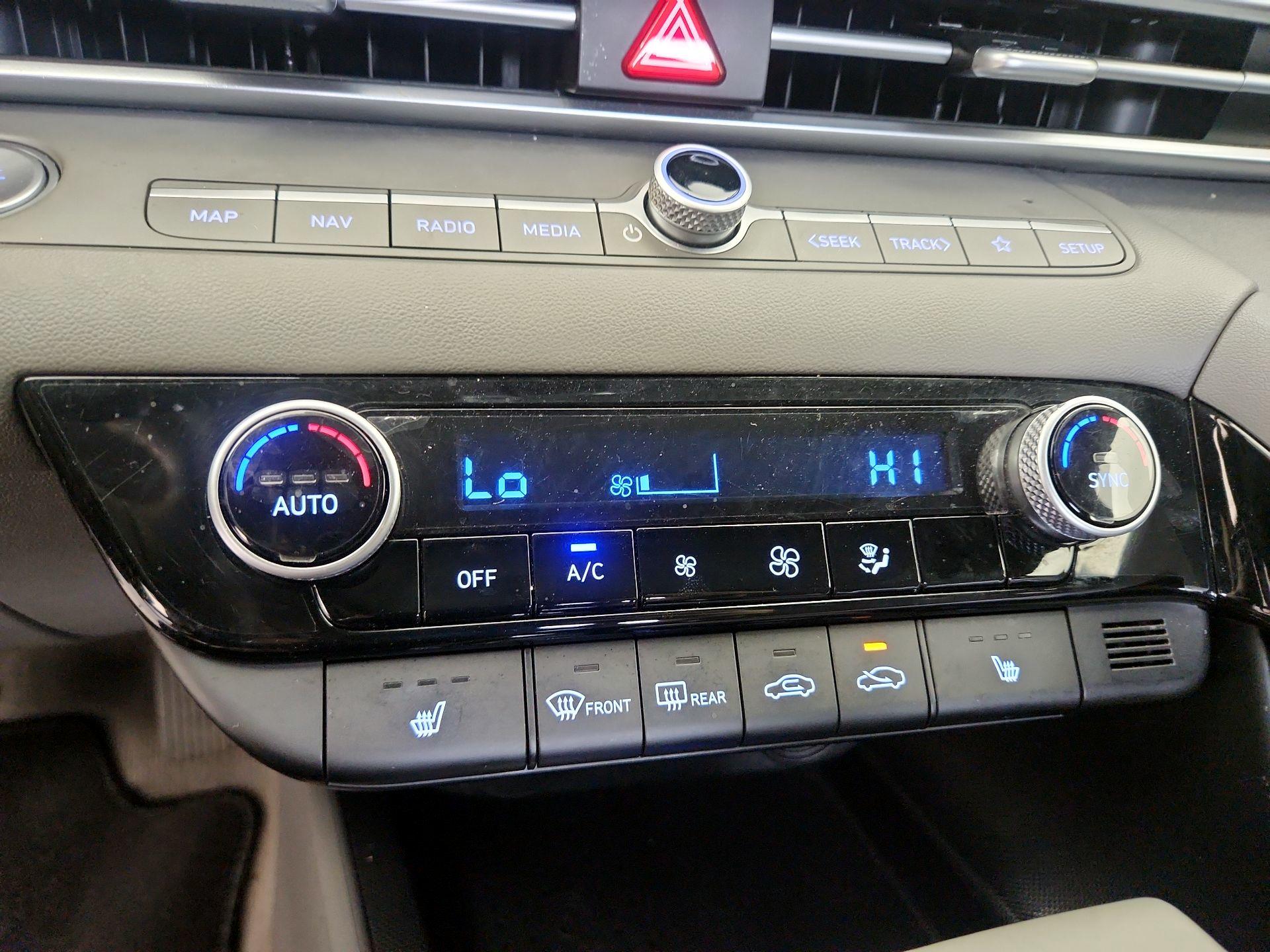 Thumbnail: 2023 Hyundai Elantra - 17