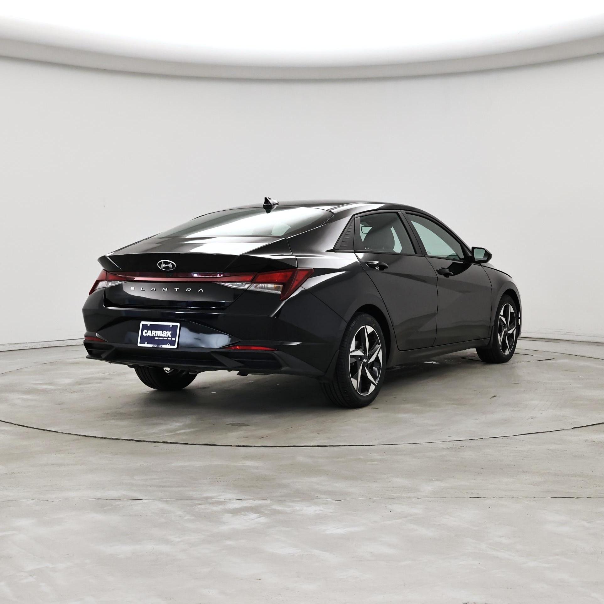 Thumbnail: 2023 Hyundai Elantra - 8