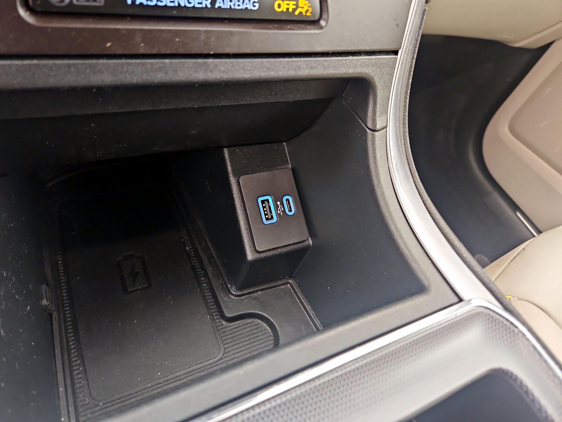 Thumbnail: 2021 Ford Edge - 17