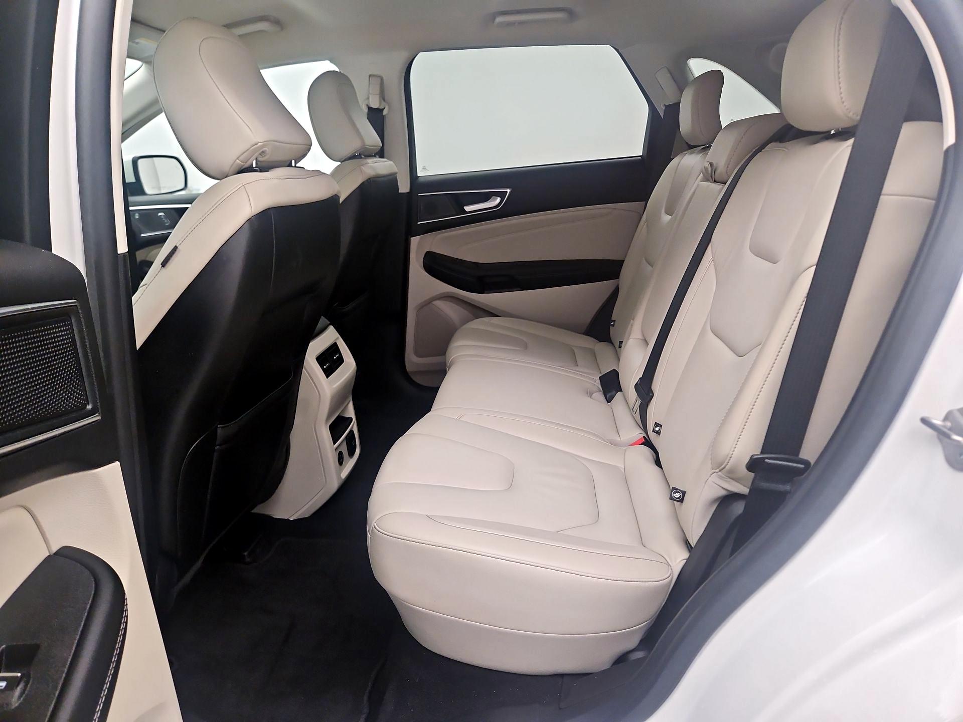 Thumbnail: 2021 Ford Edge - 18