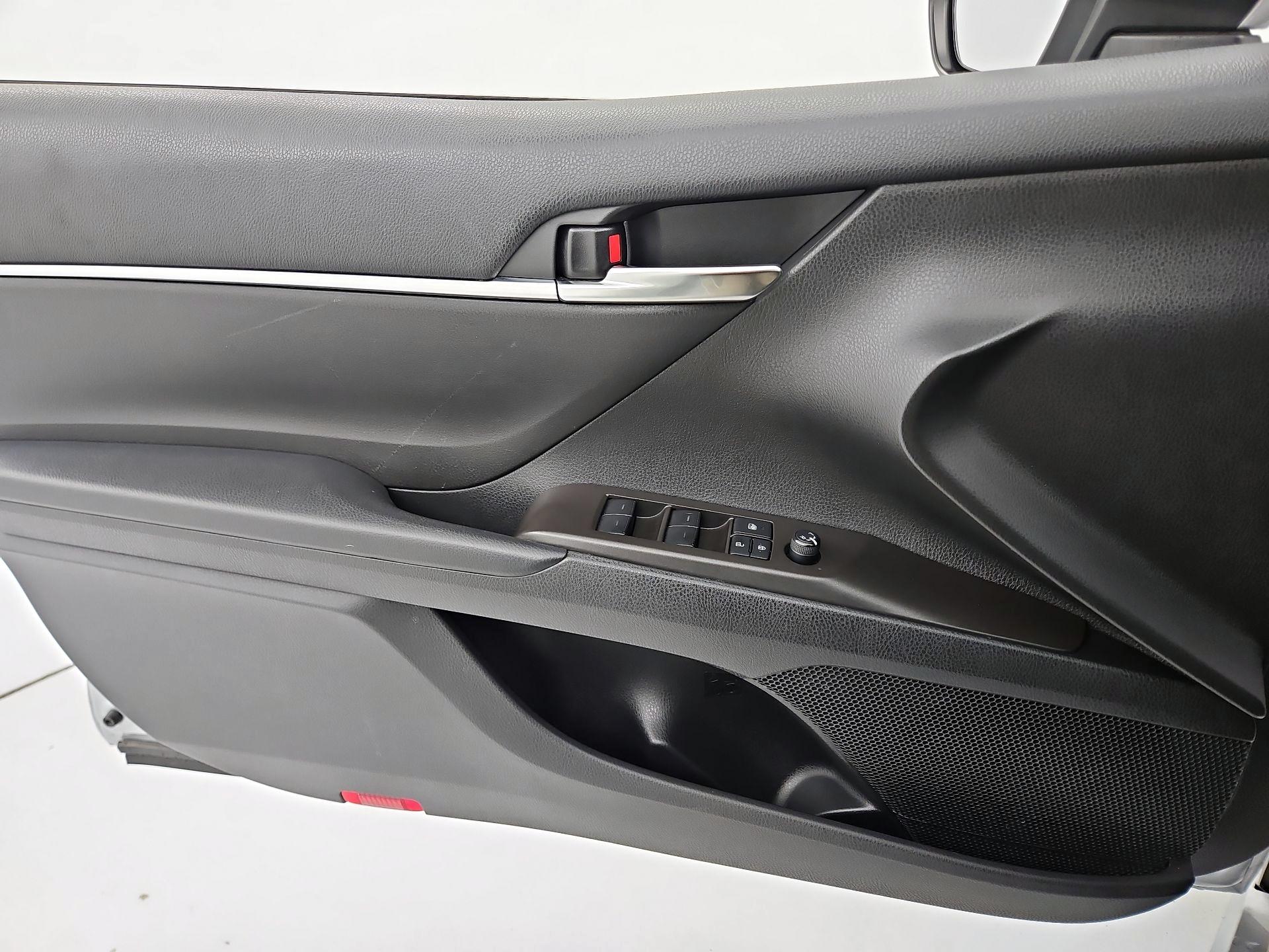 Thumbnail: 2022 Toyota Camry - 12