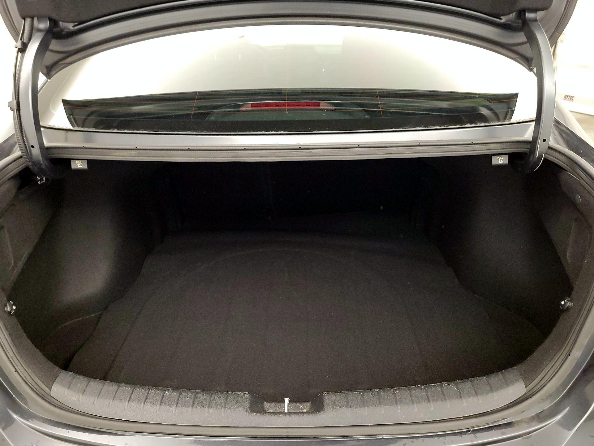 Thumbnail: 2020 Kia Forte - 16