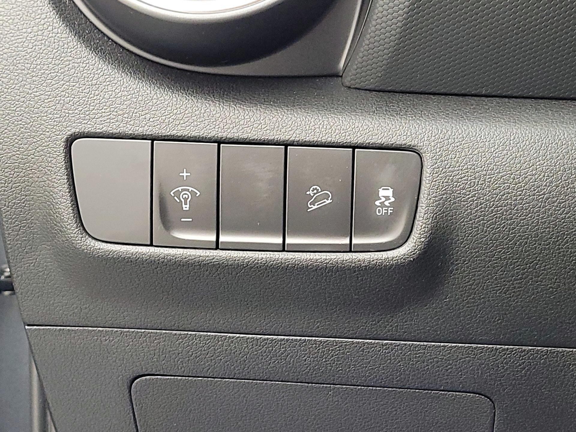 Thumbnail: 2022 Hyundai Kona - 13