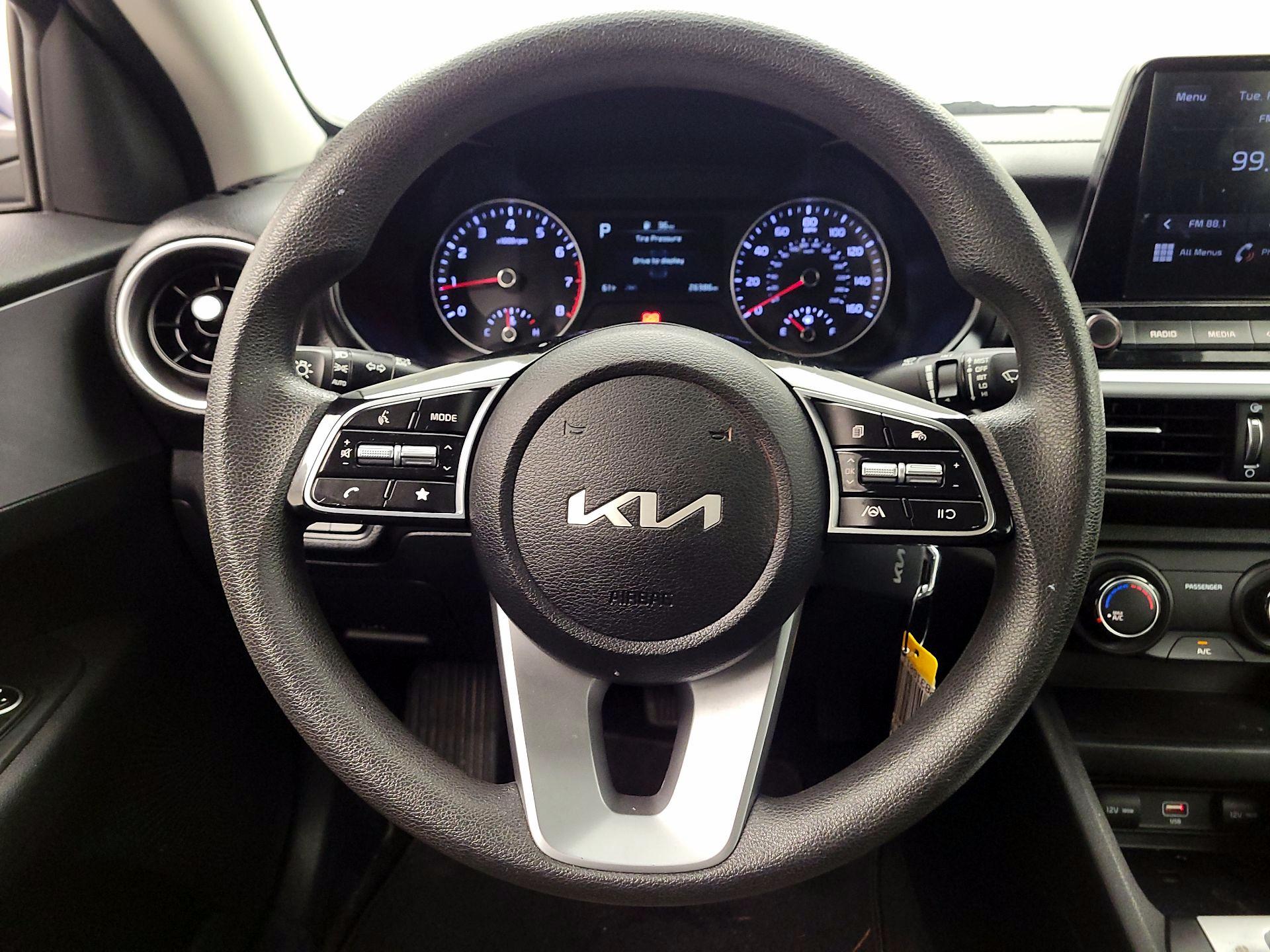 Thumbnail: 2022 Kia Forte - 10