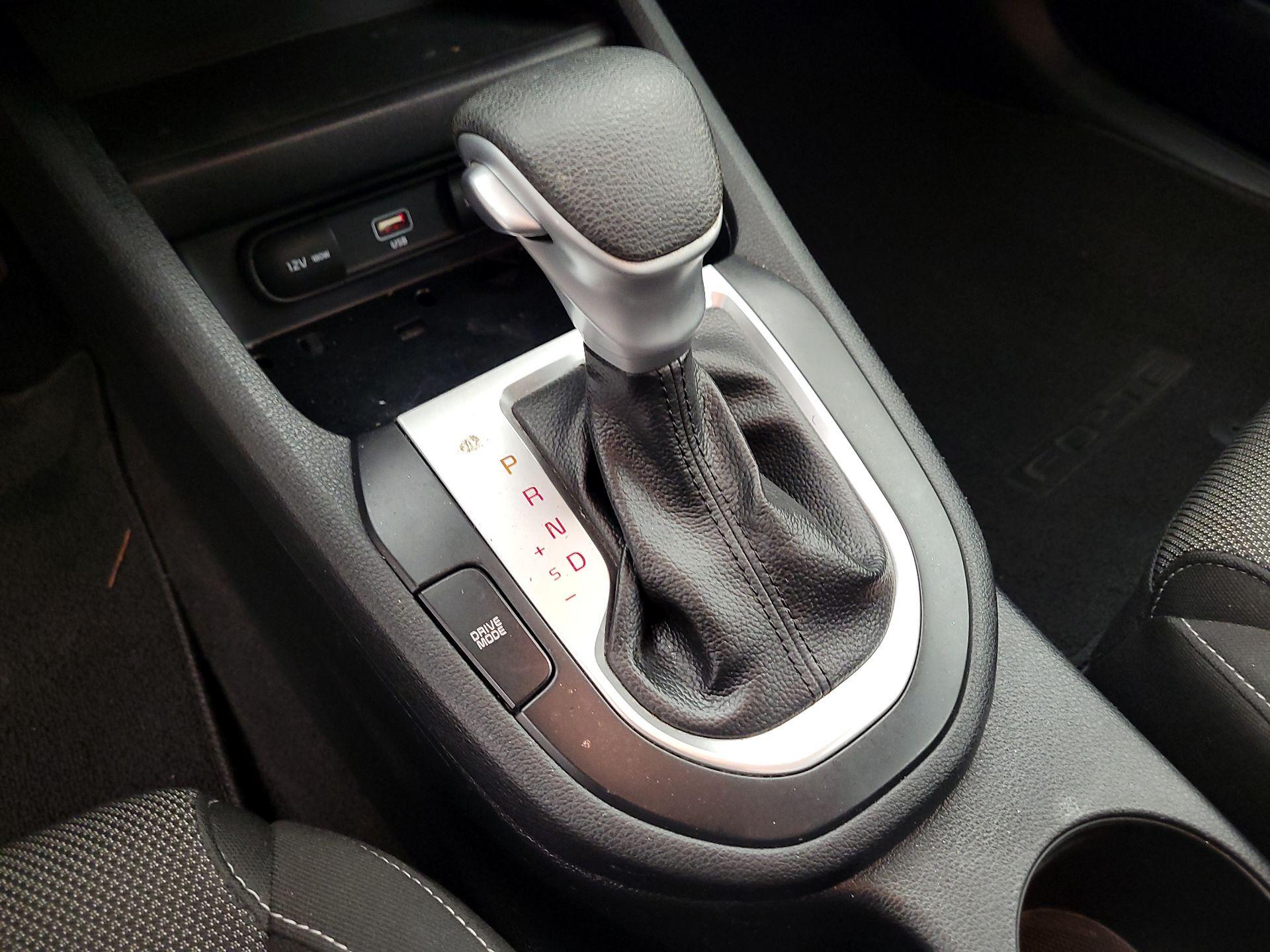 Thumbnail: 2022 Kia Forte - 17