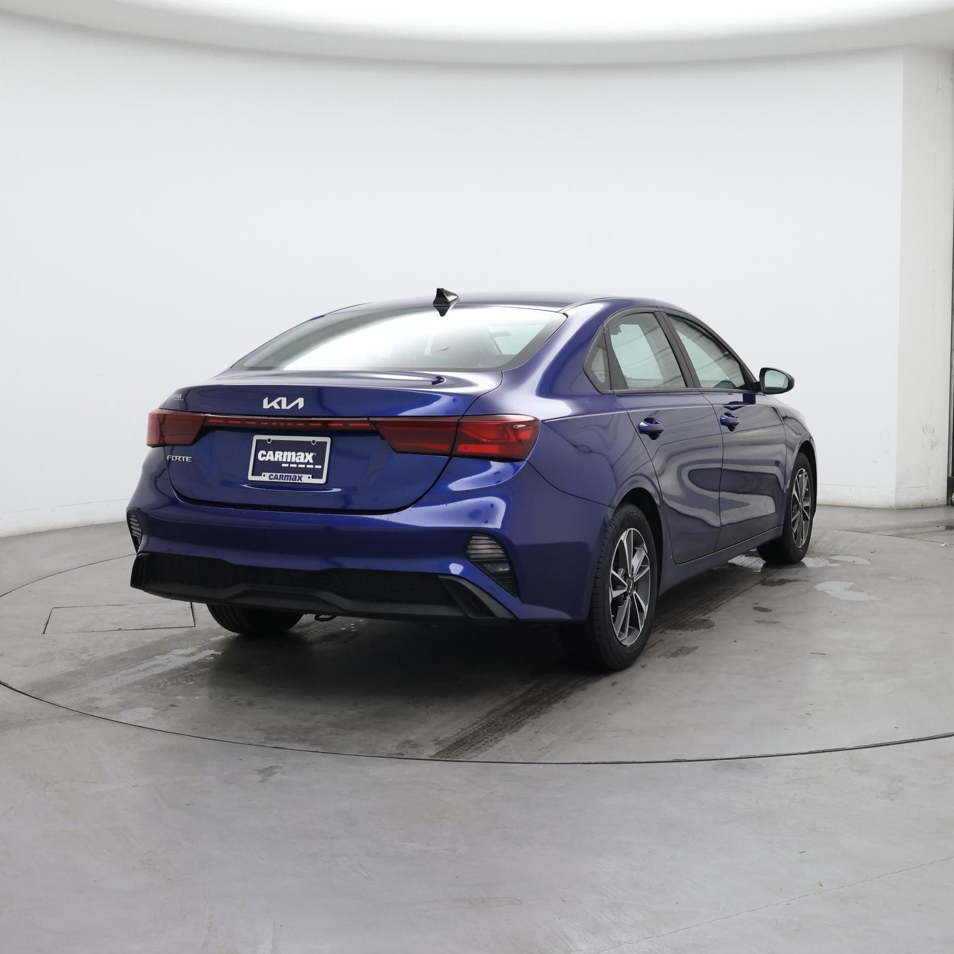 Thumbnail: 2022 Kia Forte - 8