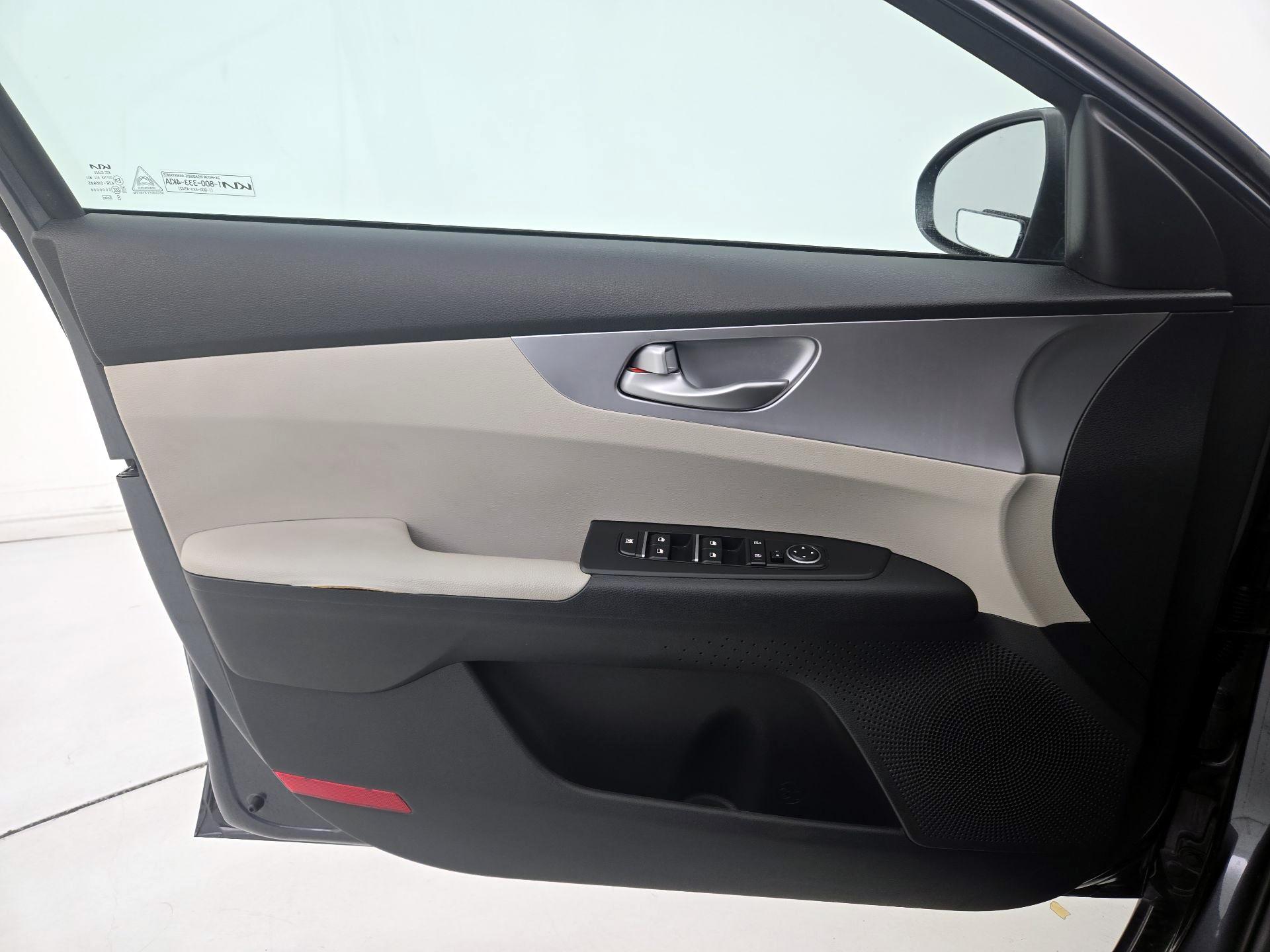 Thumbnail: 2023 Kia Forte - 12