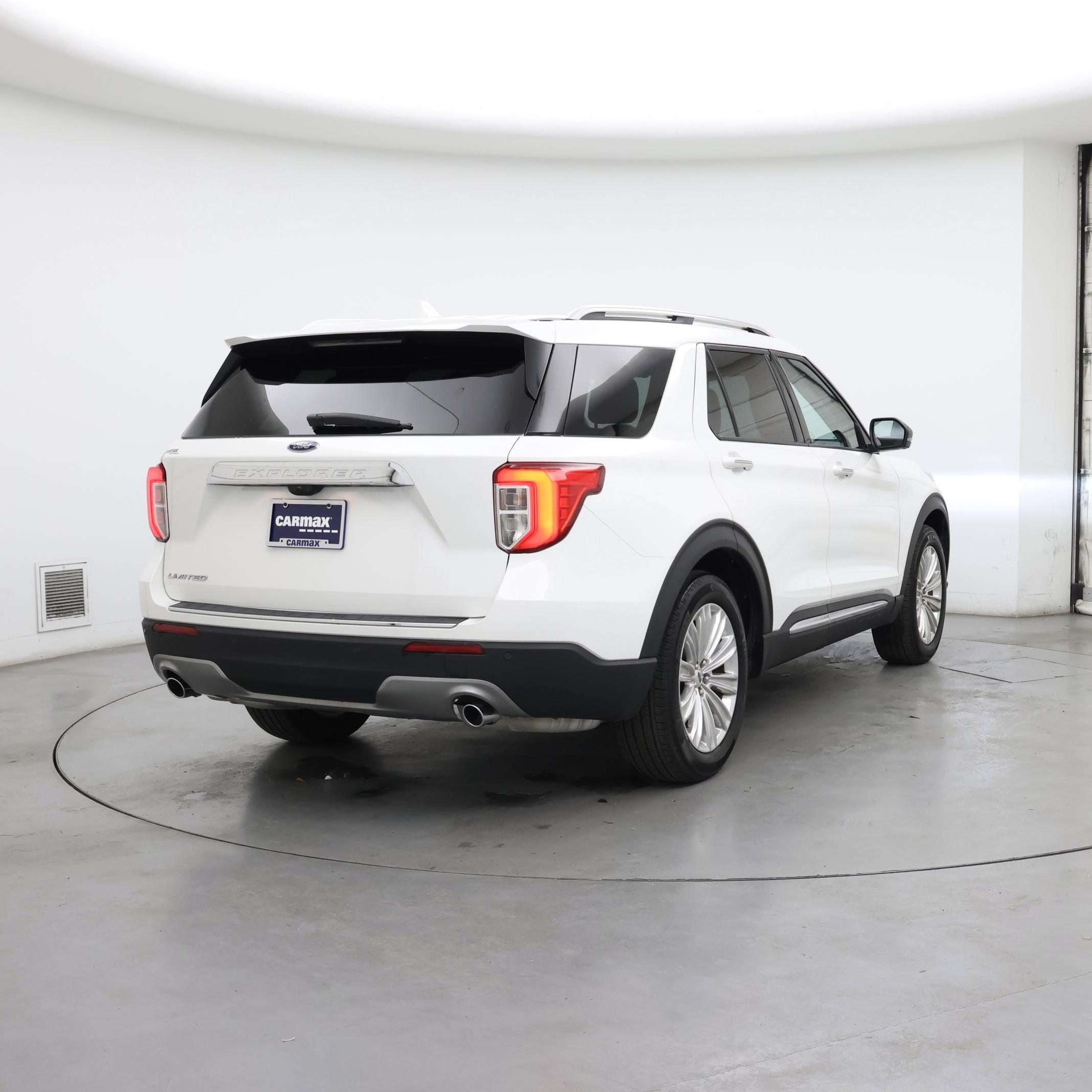 Thumbnail: 2023 Ford Explorer - 8