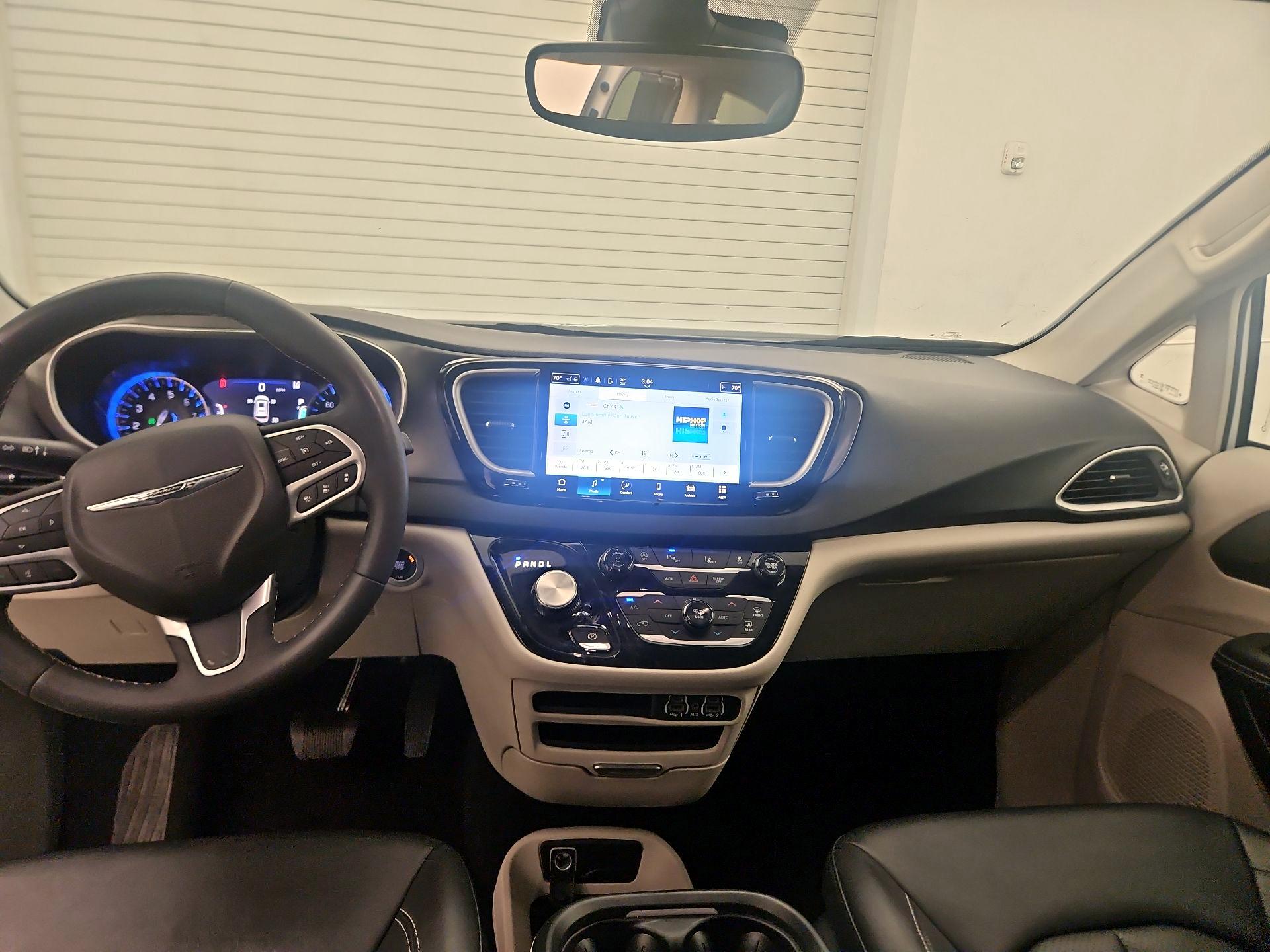 Thumbnail: 2024 Chrysler Pacifica - 9