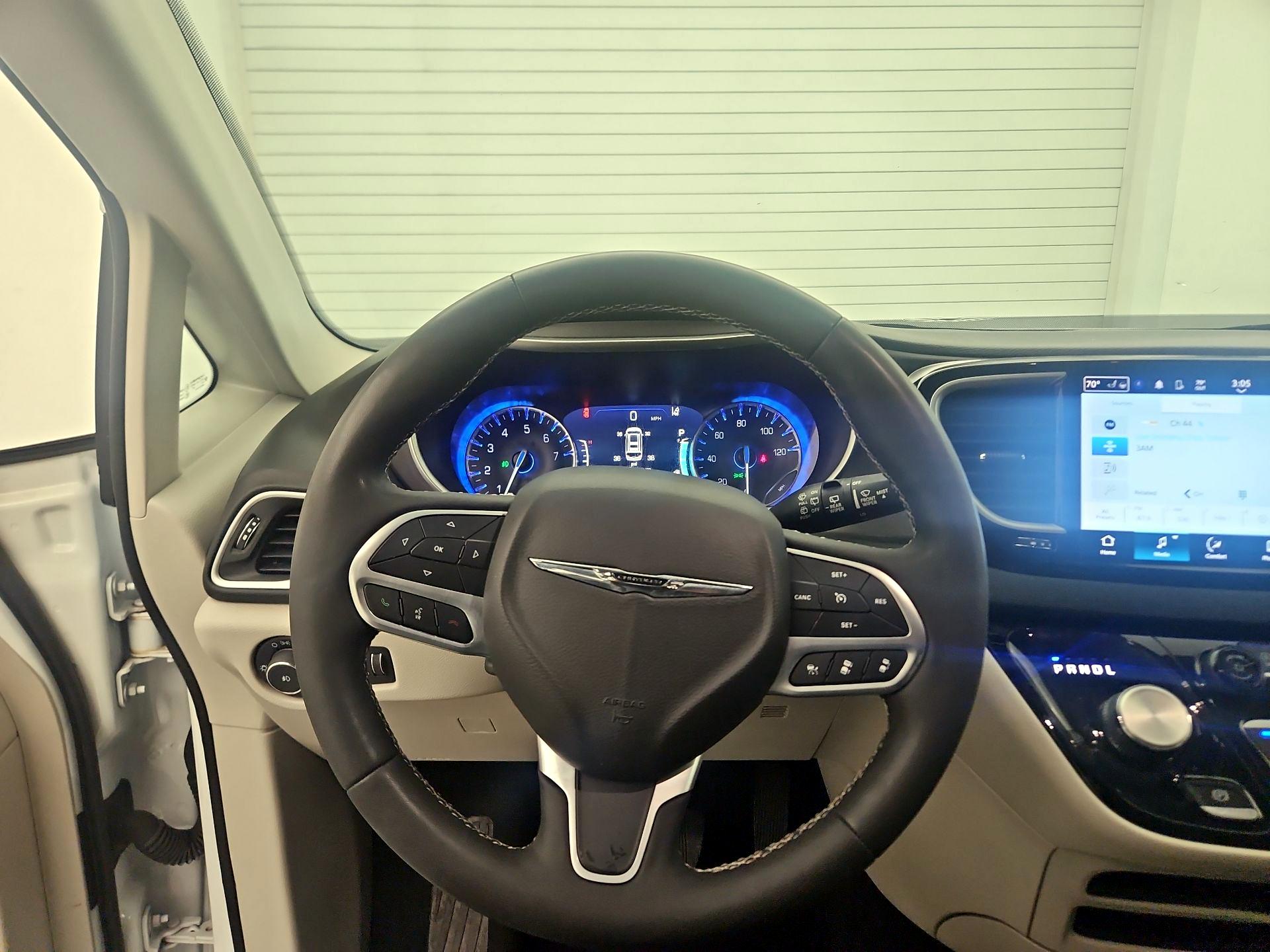 Thumbnail: 2024 Chrysler Pacifica - 10