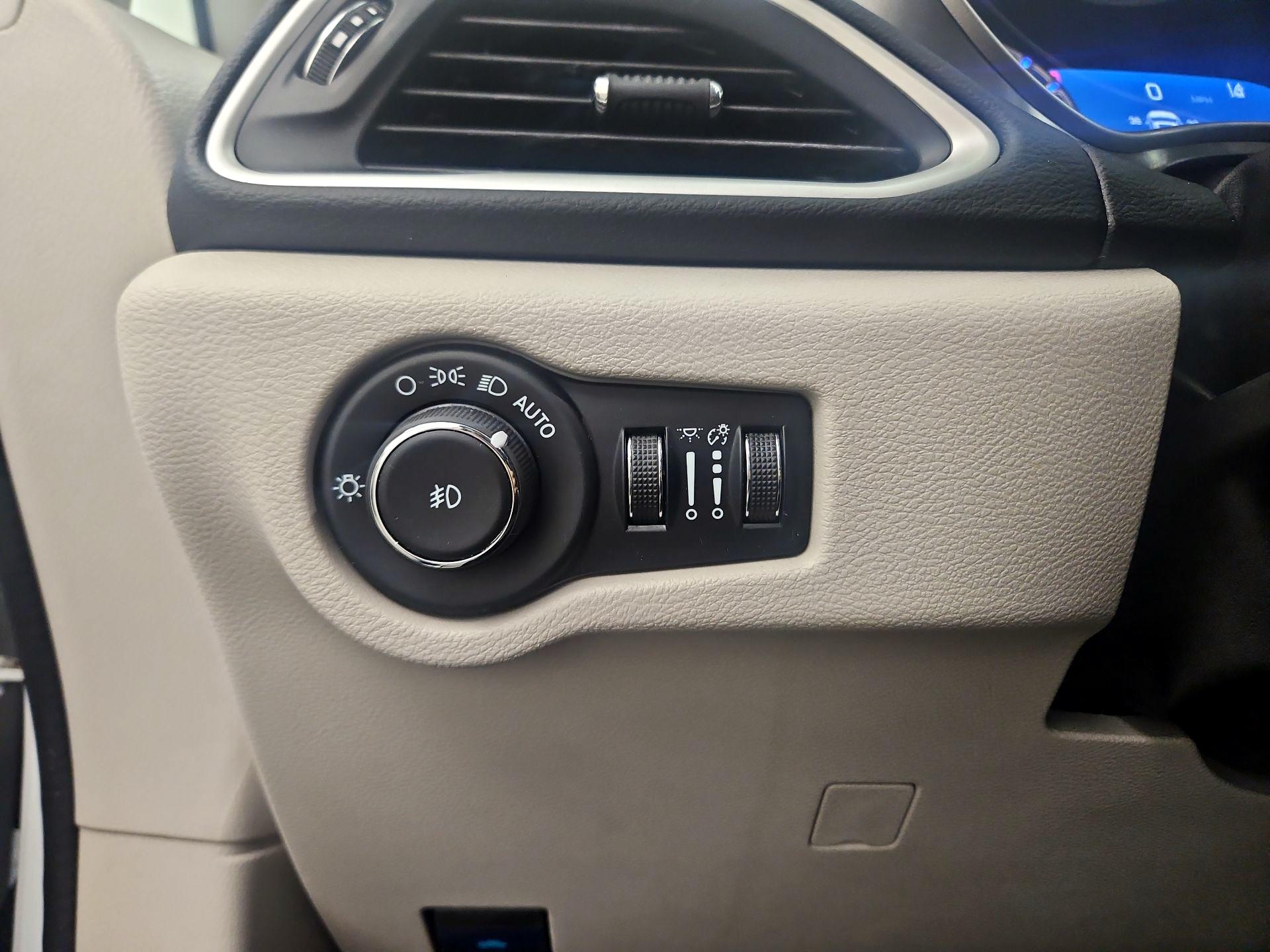 Thumbnail: 2024 Chrysler Pacifica - 13