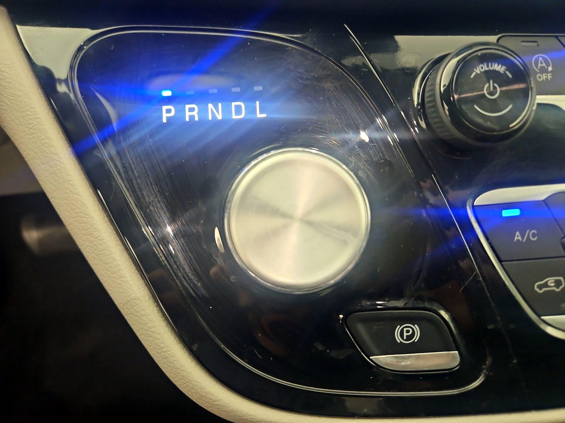 Thumbnail: 2024 Chrysler Pacifica - 17