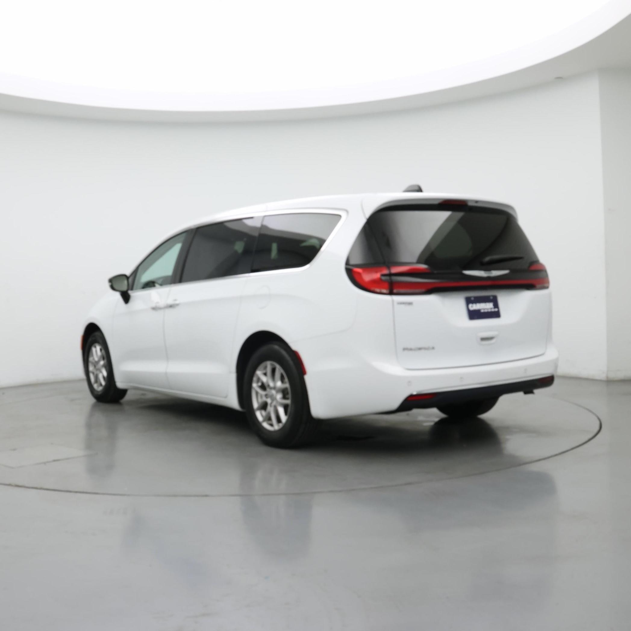 Thumbnail: 2024 Chrysler Pacifica - 2