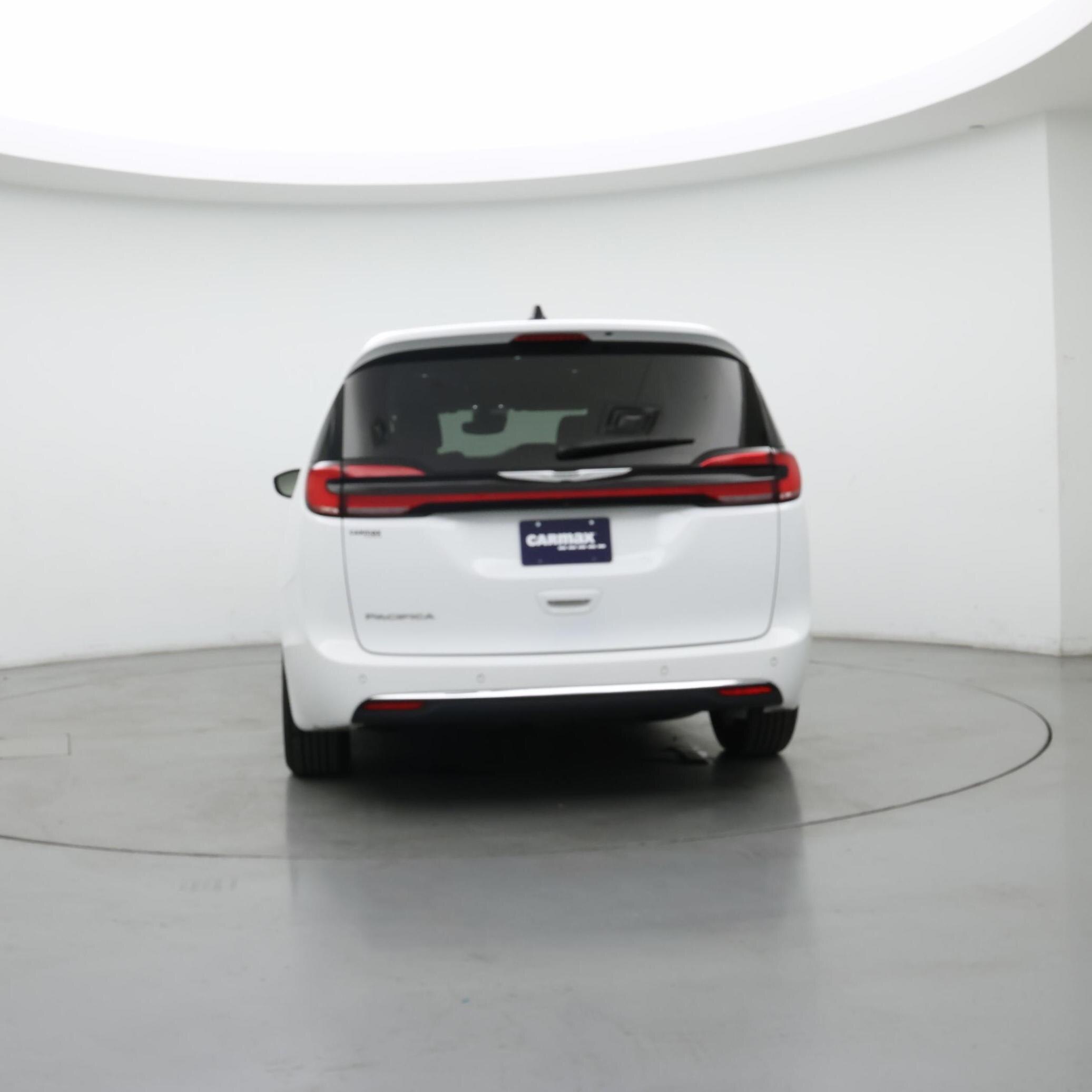 Thumbnail: 2024 Chrysler Pacifica - 6