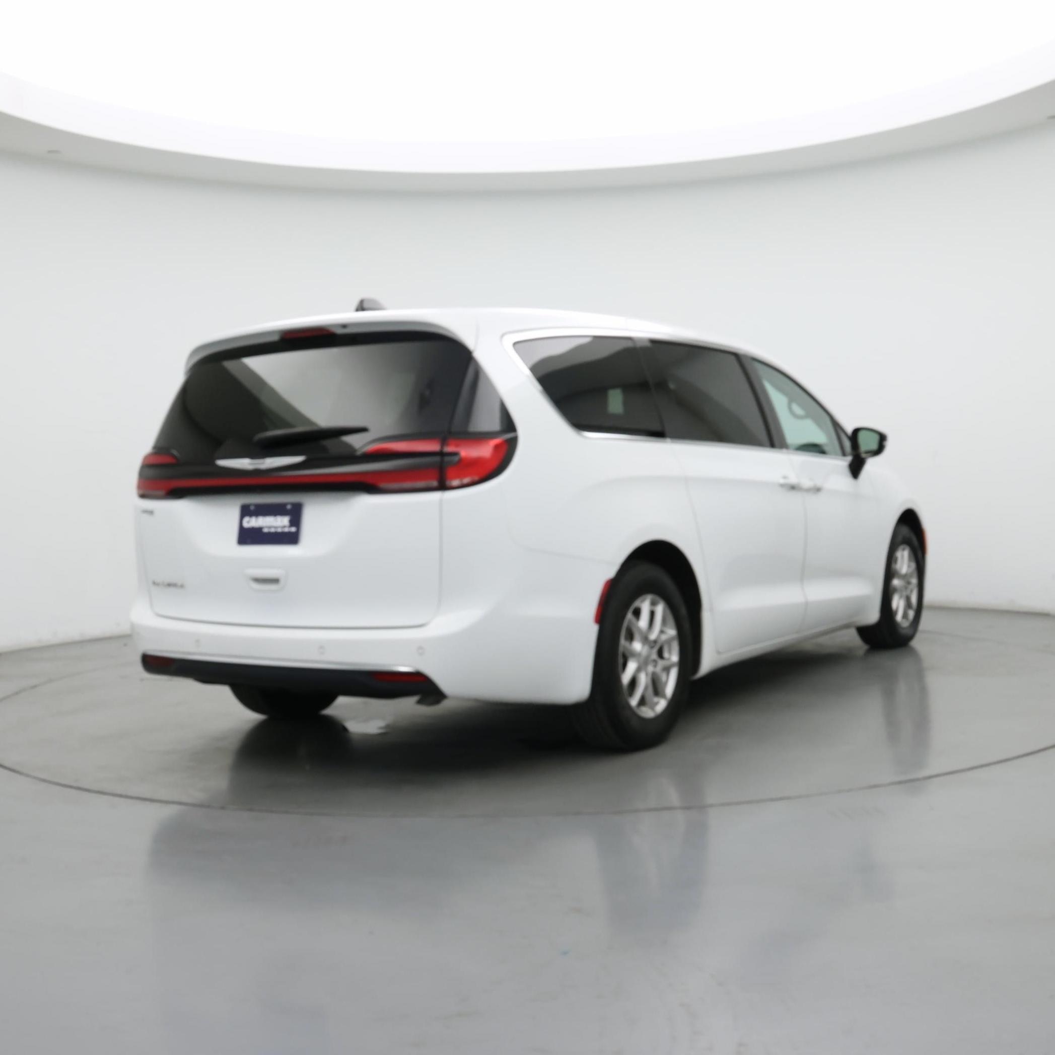 Thumbnail: 2024 Chrysler Pacifica - 8