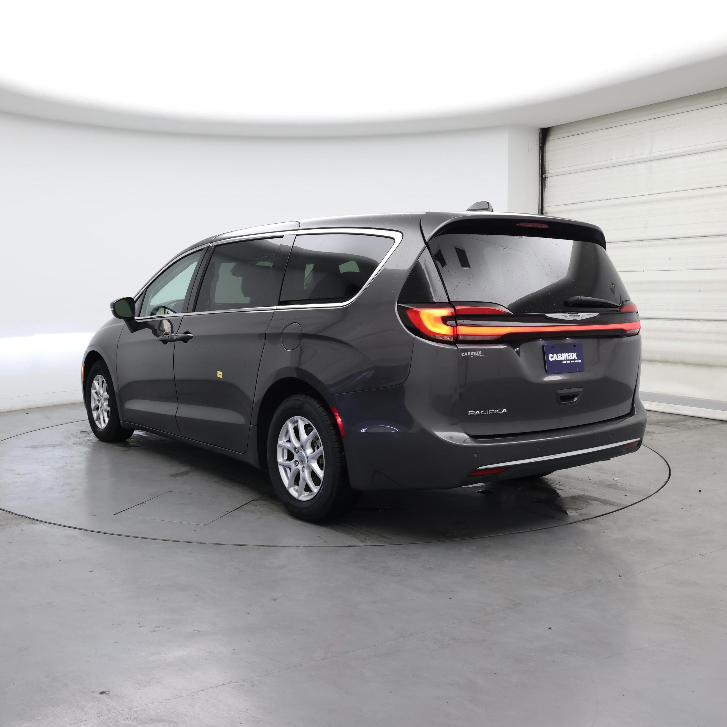 Thumbnail: 2023 Chrysler Pacifica - 2