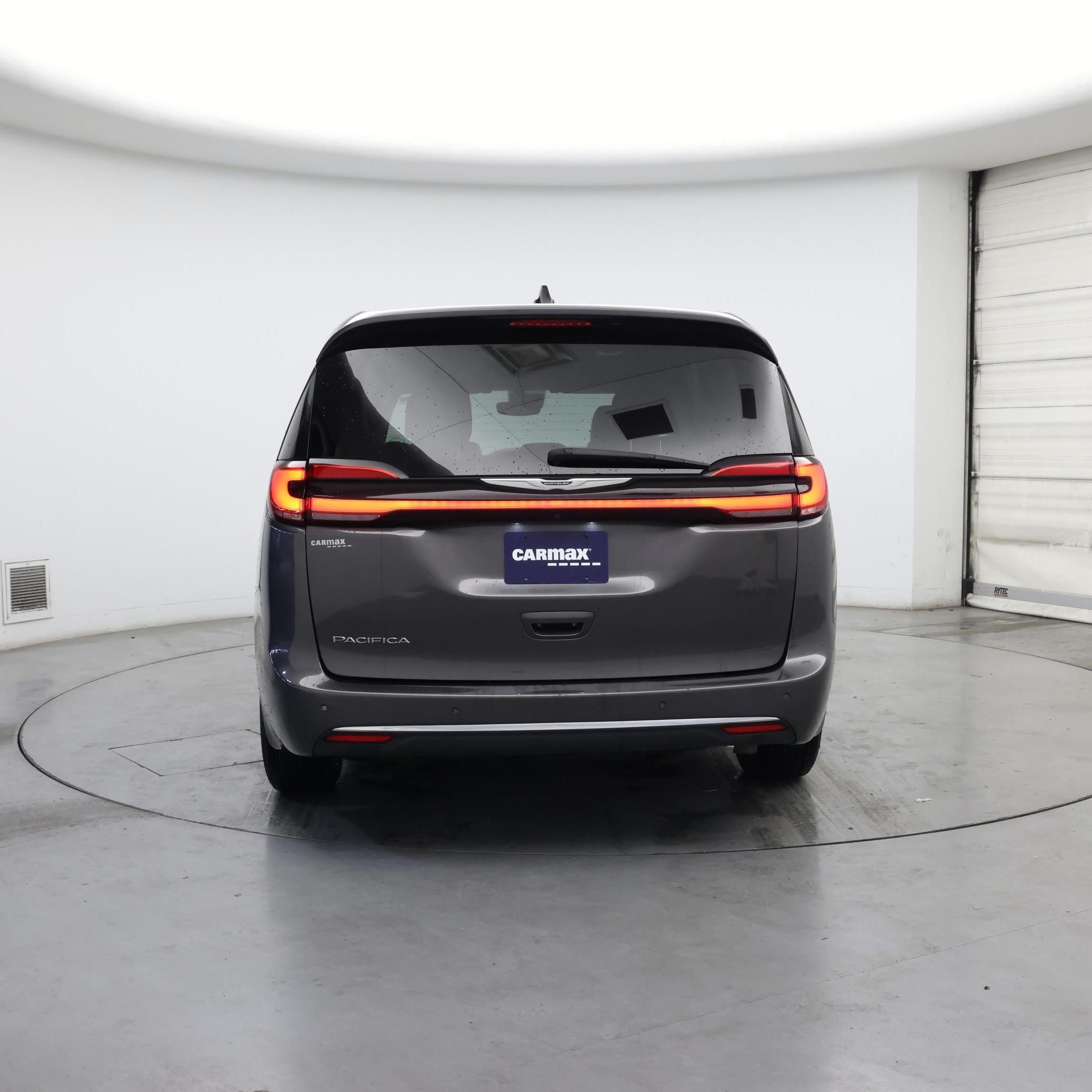 Thumbnail: 2023 Chrysler Pacifica - 6