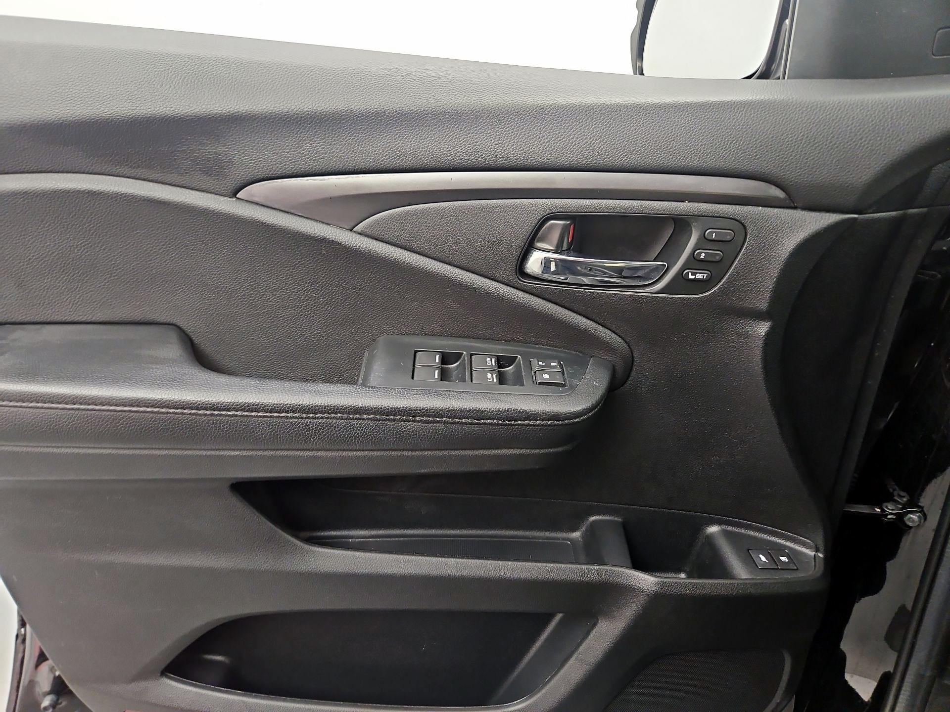 Thumbnail: 2022 Honda Pilot - 12