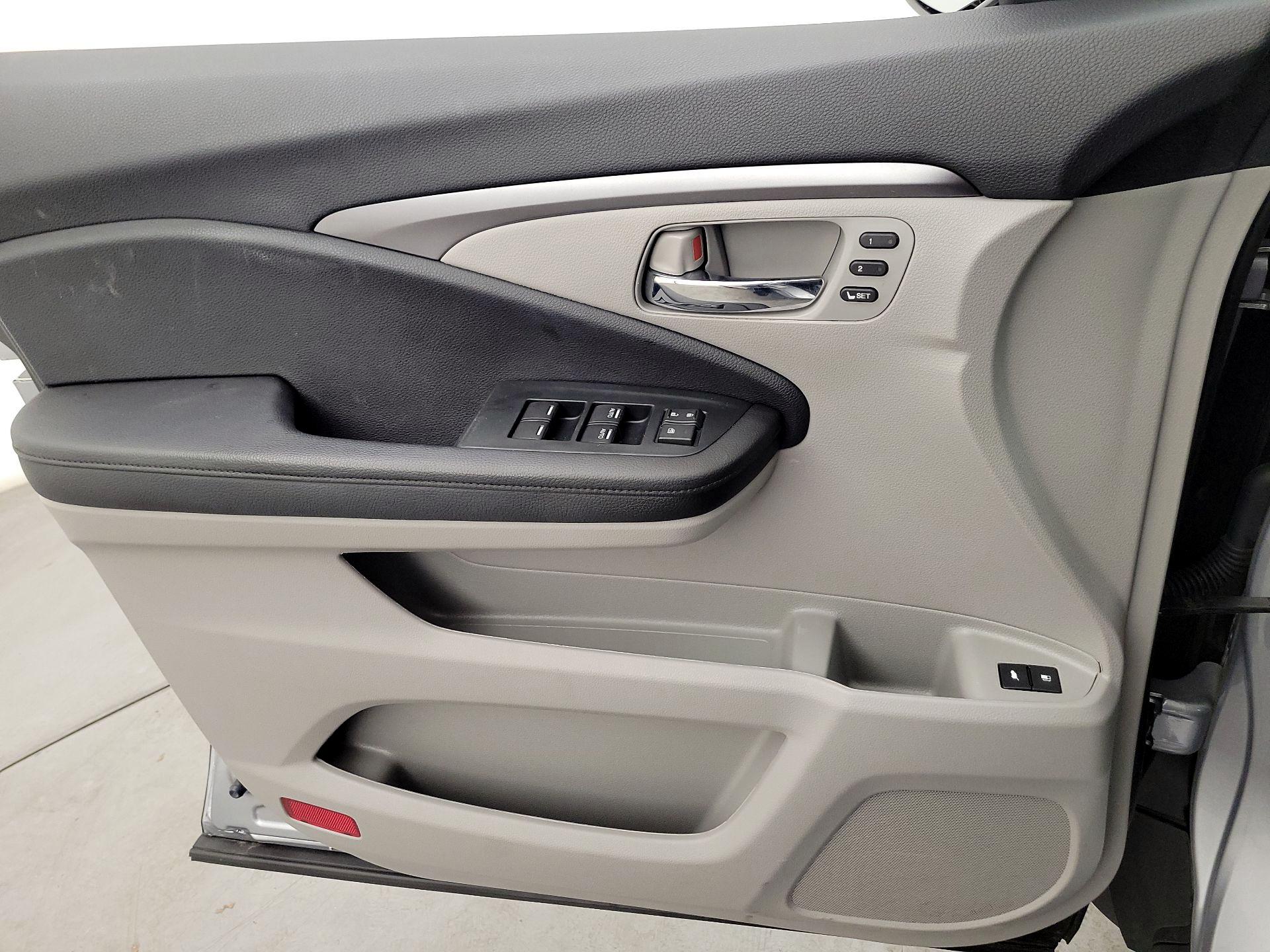 Thumbnail: 2022 Honda Pilot - 12