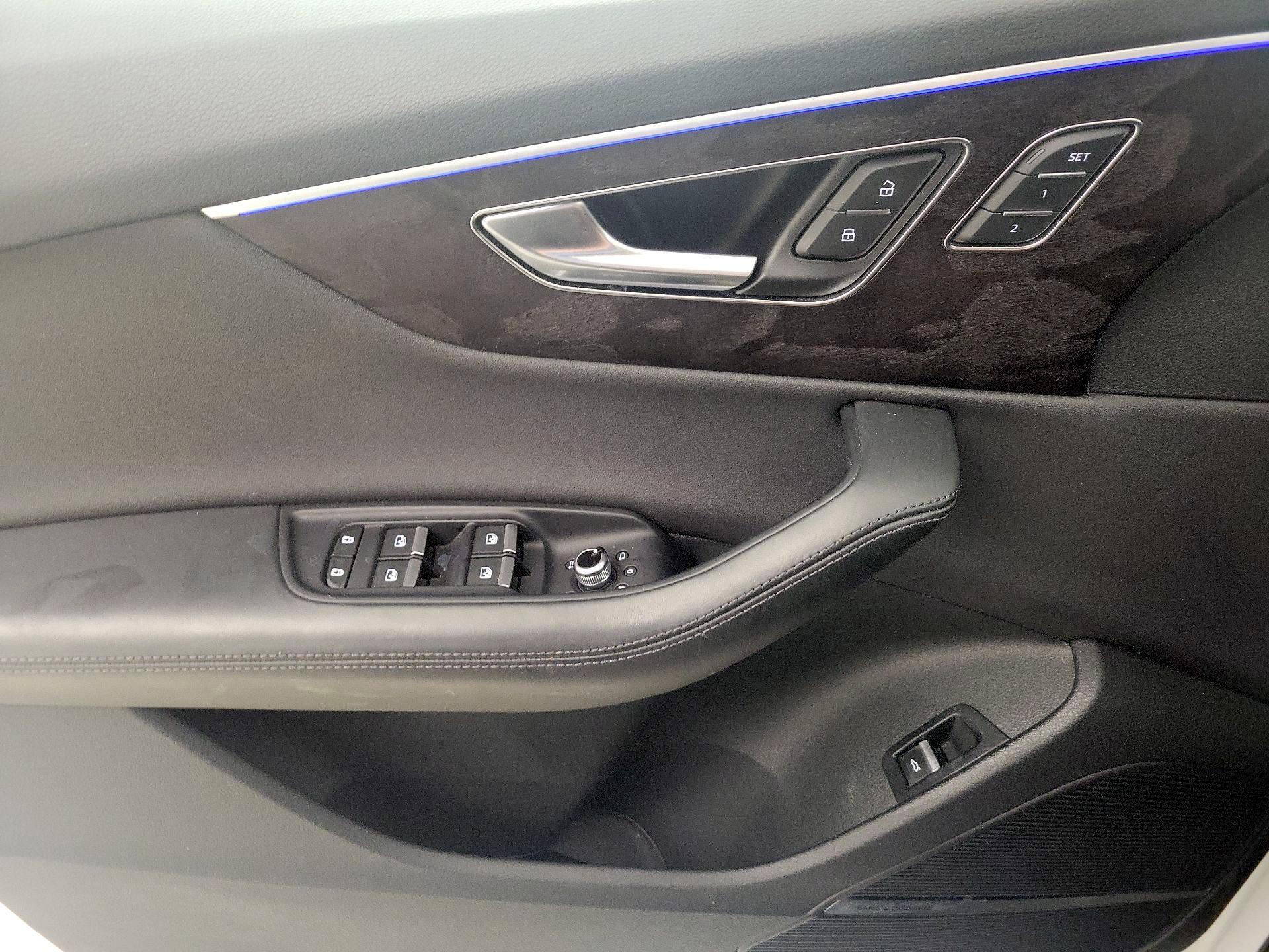 Thumbnail: 2021 Audi Q7 - 12